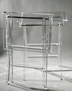 Coppia di tavolini occasionali vintage in lucite, vassoi per la TV