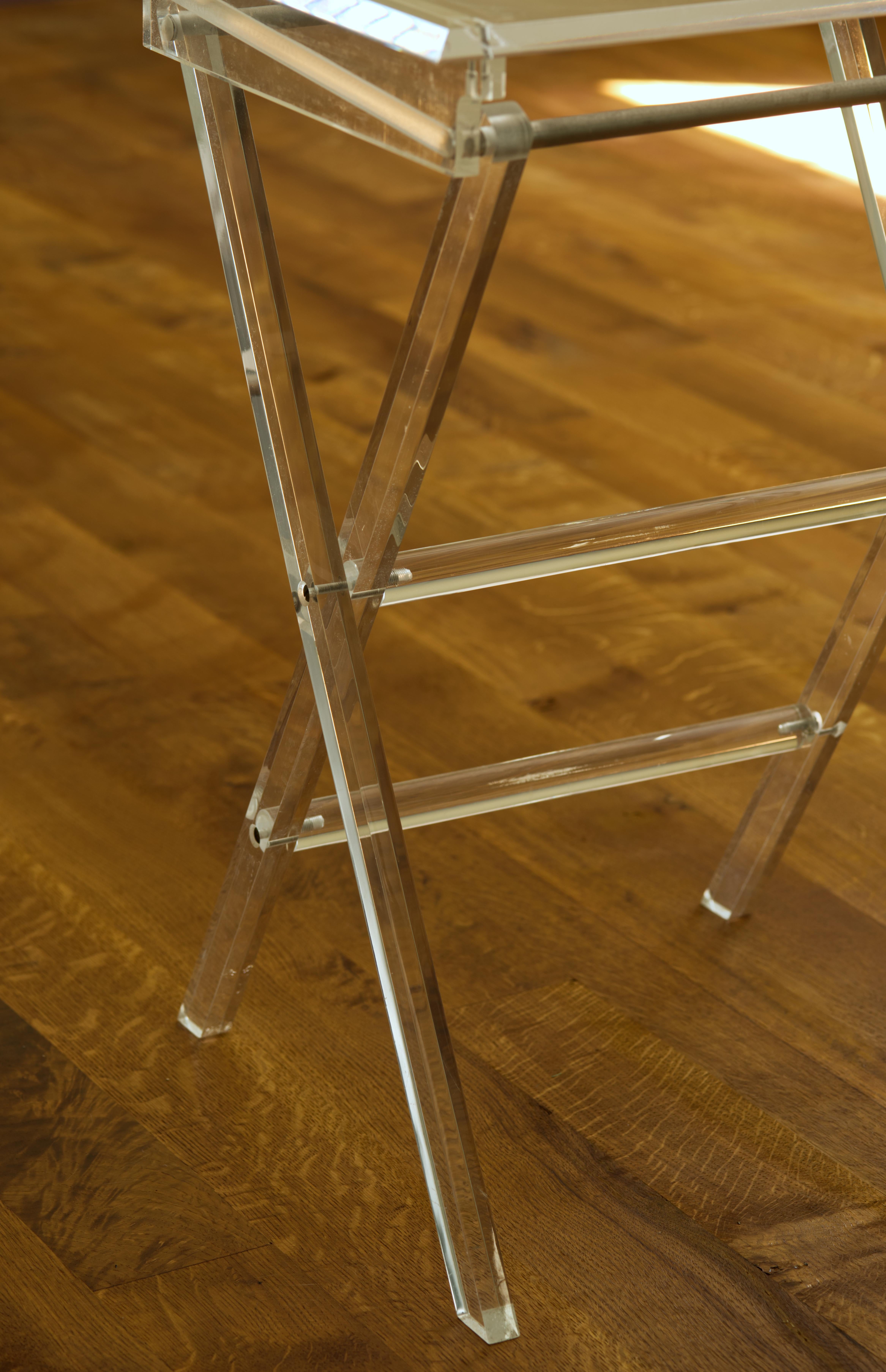 20th Century Pair of Vintage Occasional Lucite Folding Tables, TV Trays For Sale