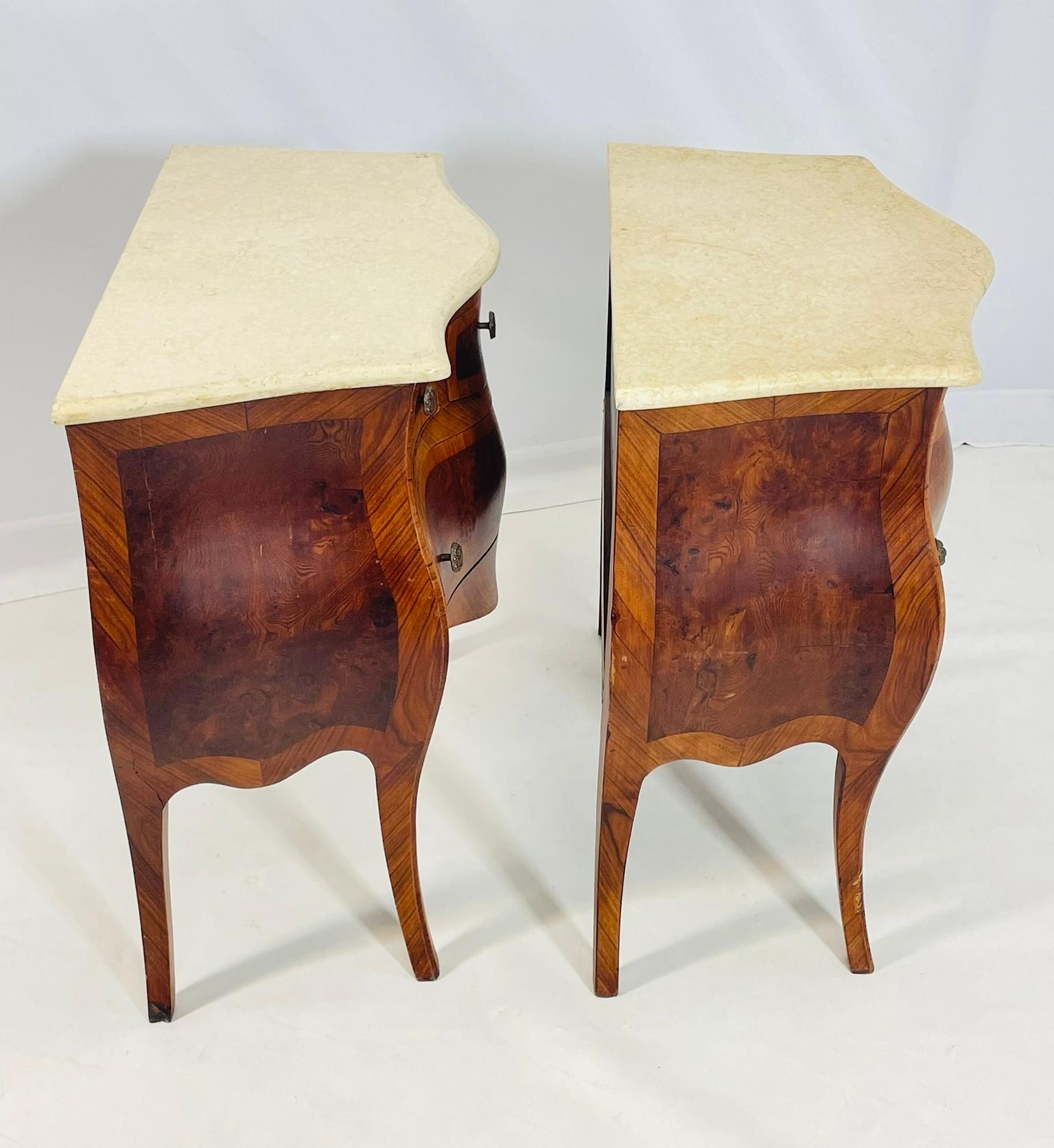 Par de Vintage  Cómodas Bombay de Madera de Olivo, Italia 1900 Hecho a mano