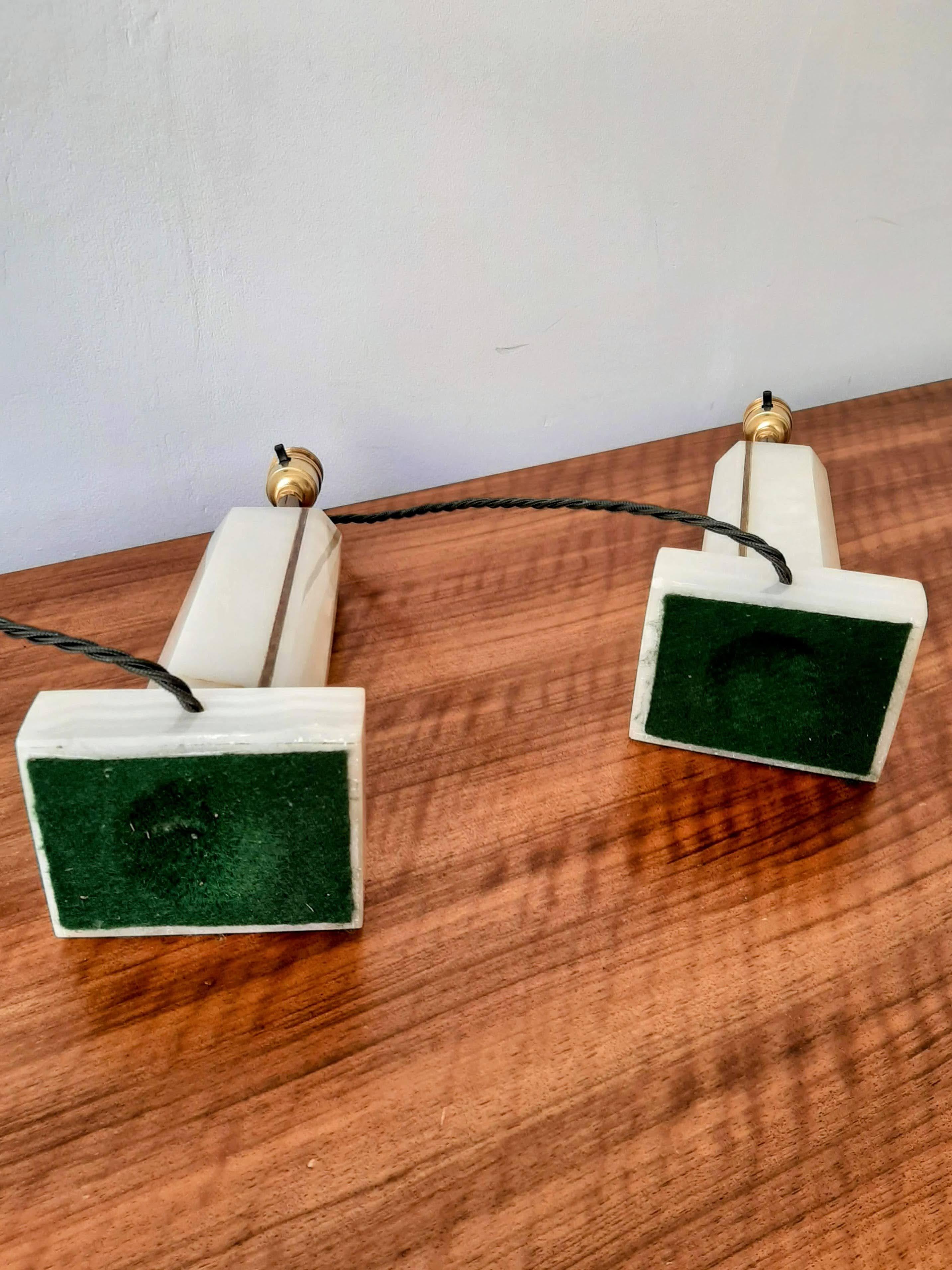 Paire de lampes de bureau vintage en onyx et laiton en vente 5