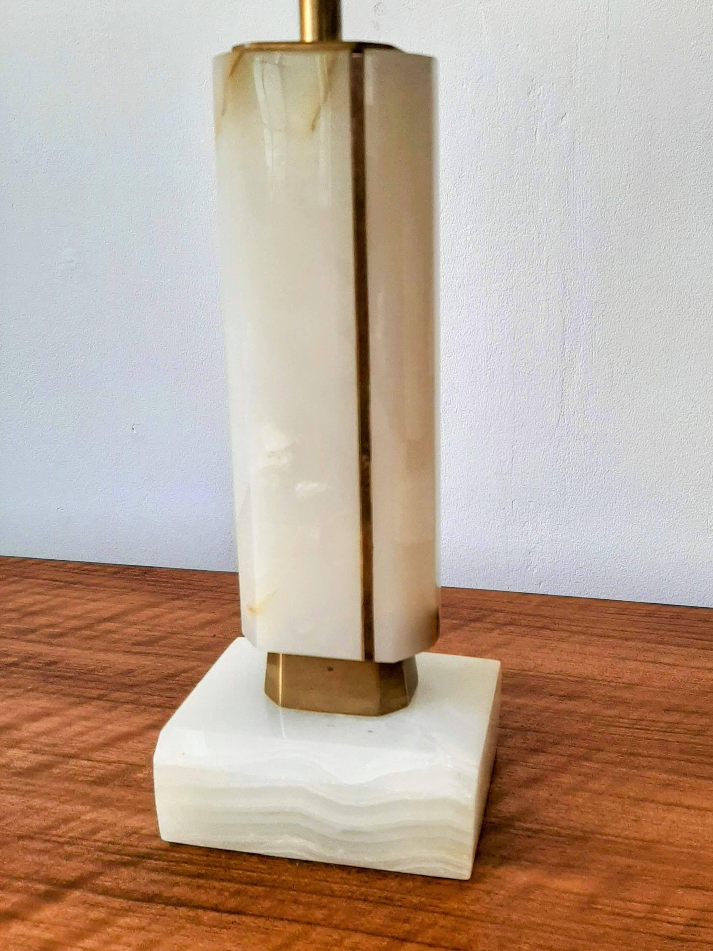 Art déco Paire de lampes de bureau vintage en onyx et laiton en vente