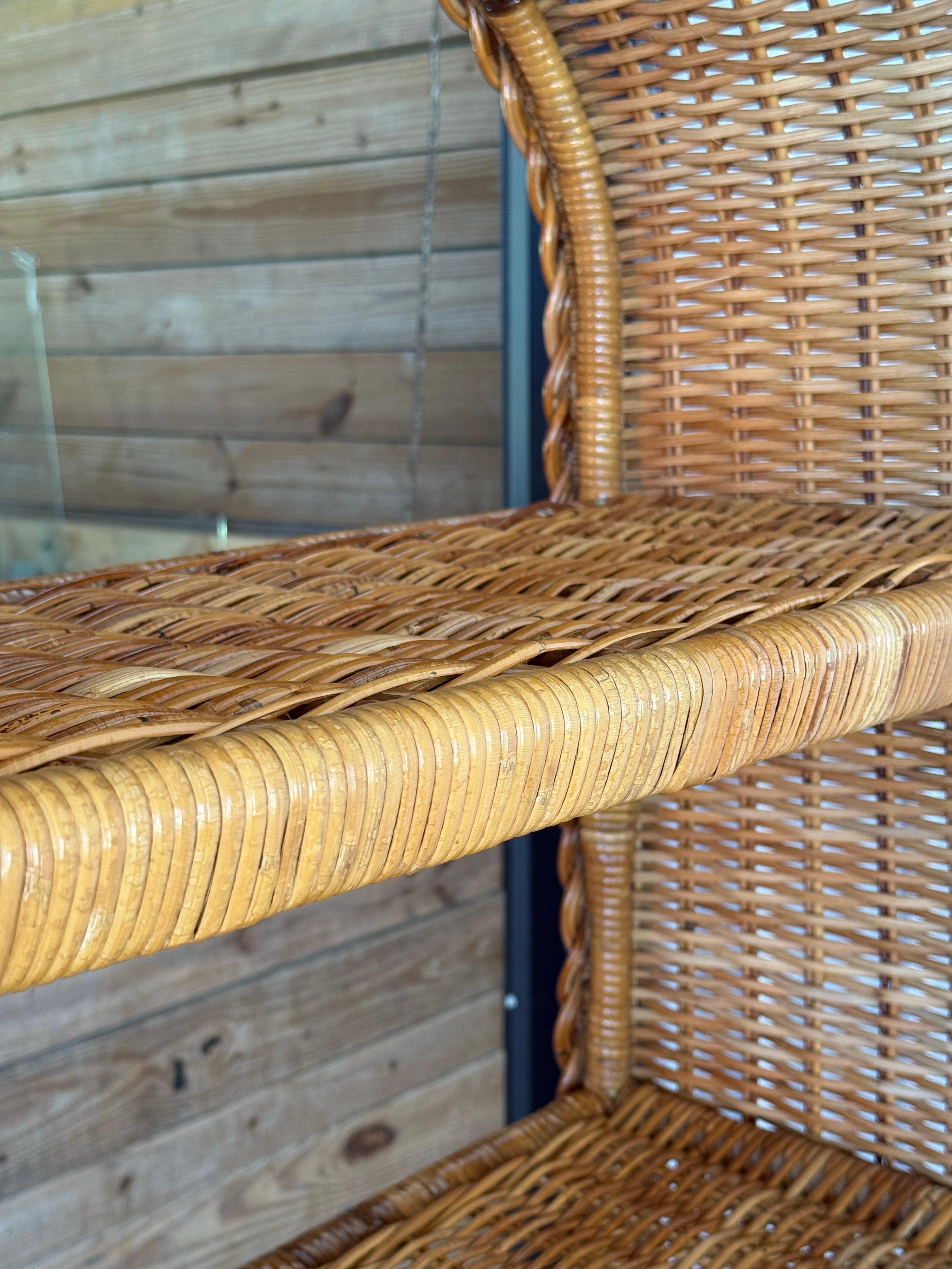 Paar Vintage Organic Modern restauriert Geflecht Rattan Etagere Regale im Angebot 4