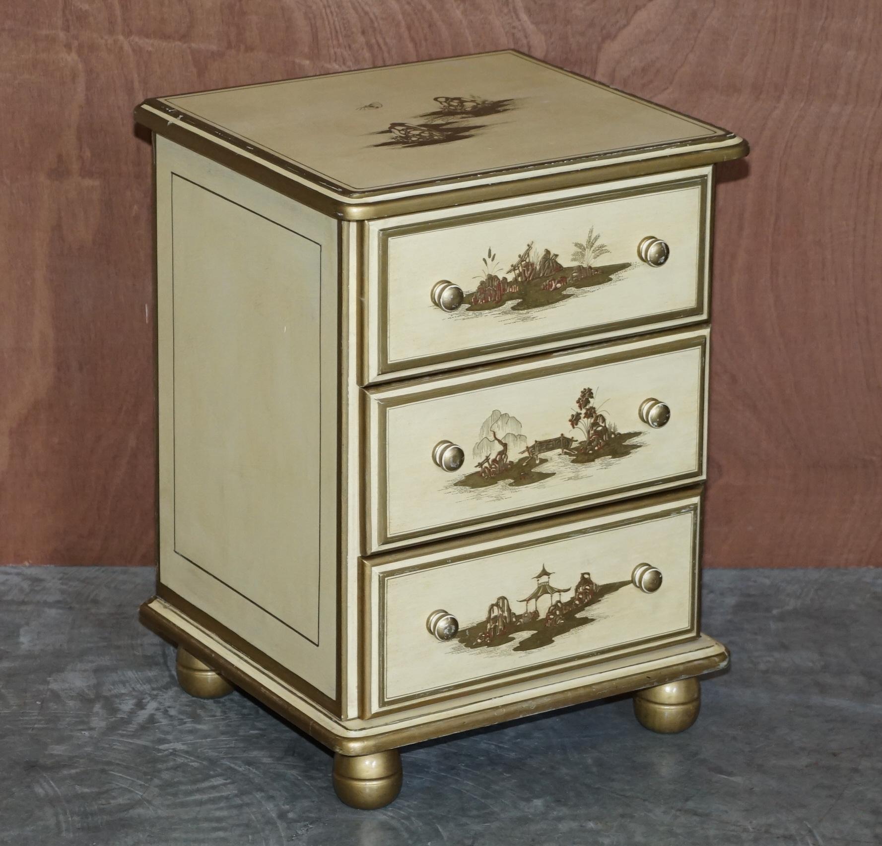 Pair of Vintage Oriental Chinese Cream & Gold Leaf Painted Bedside Table Drawers For Sale 4