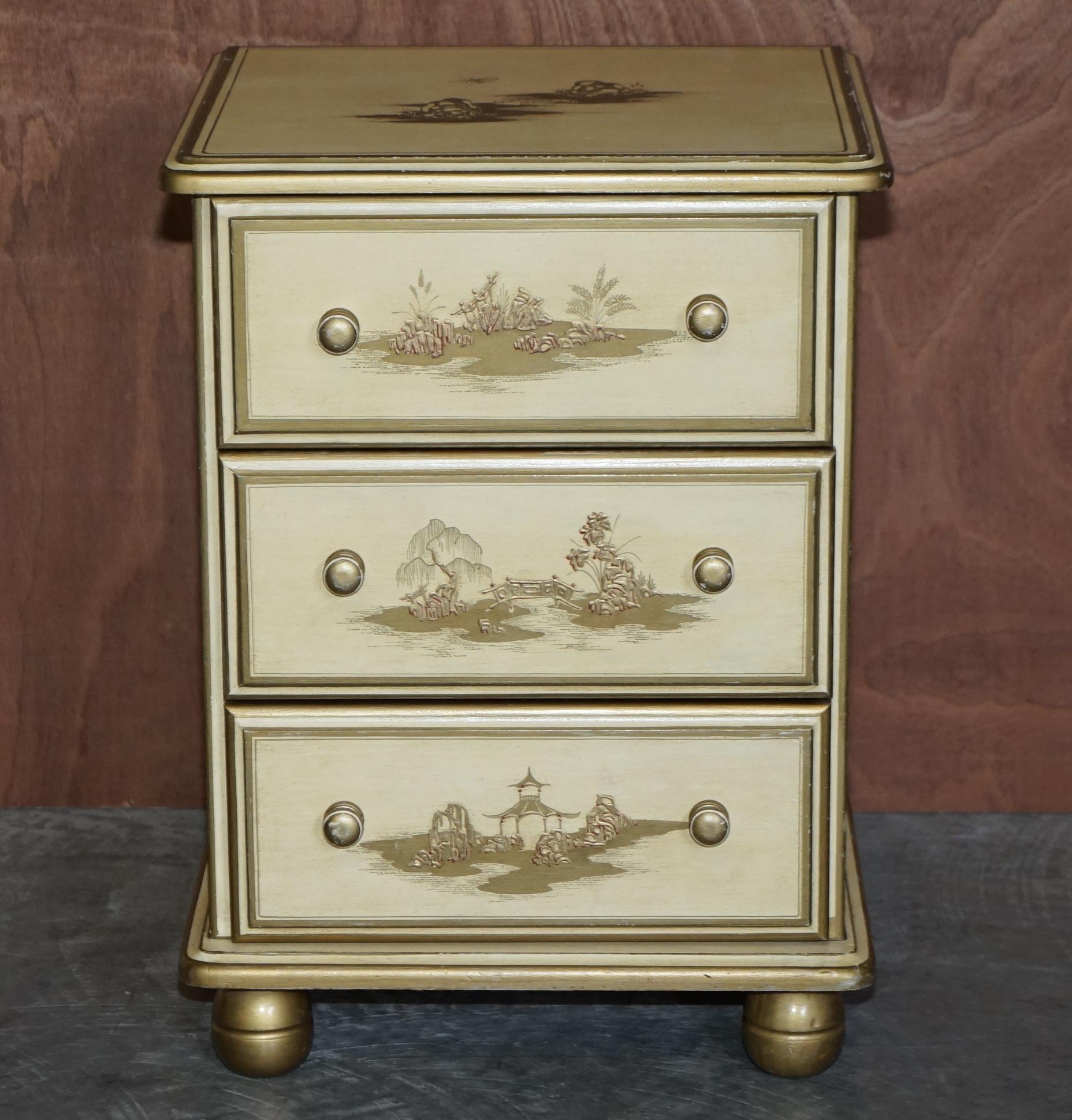 Pair of Vintage Oriental Chinese Cream & Gold Leaf Painted Bedside Table Drawers For Sale 5