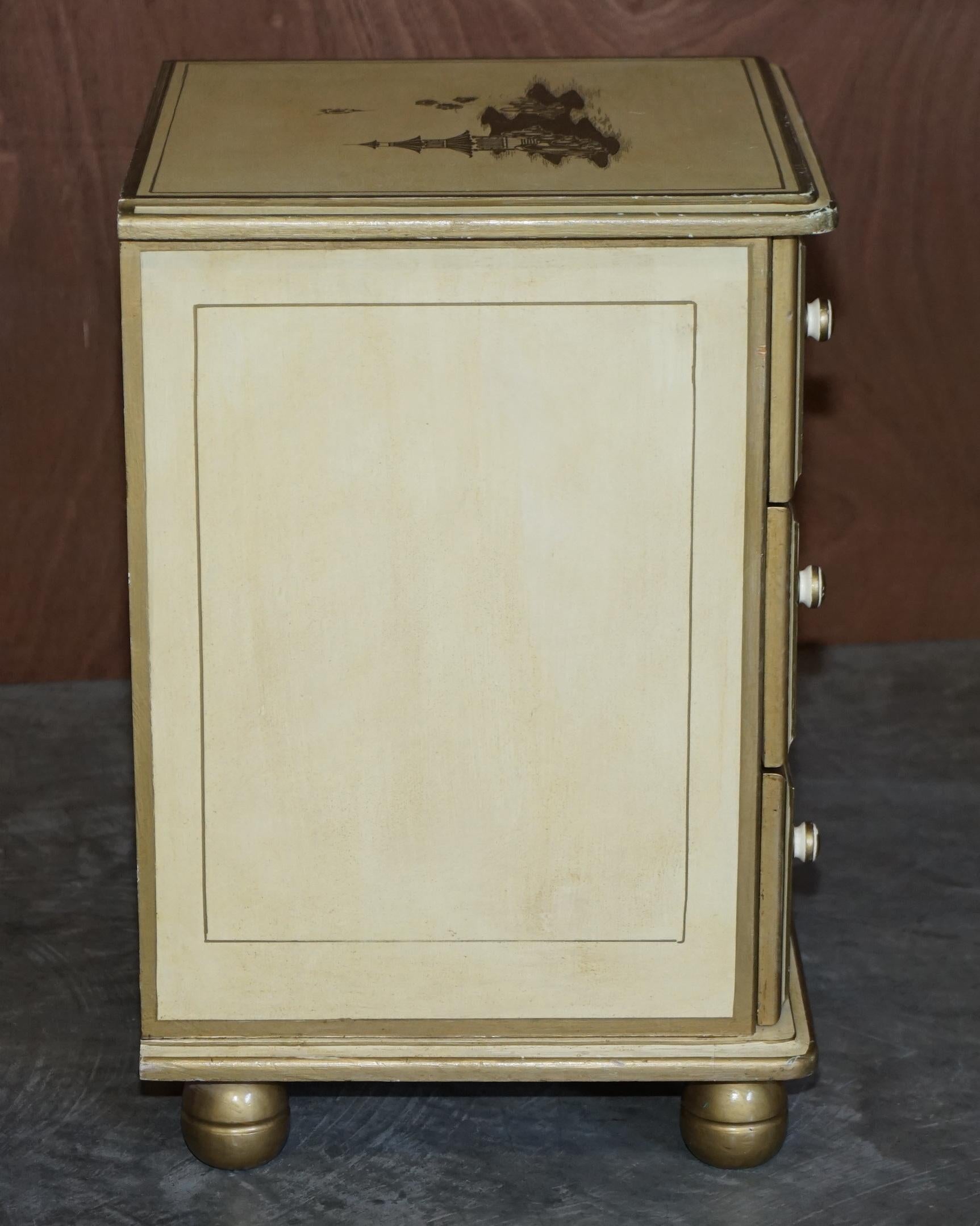 20th Century Pair of Vintage Oriental Chinese Cream & Gold Leaf Painted Bedside Table Drawers For Sale