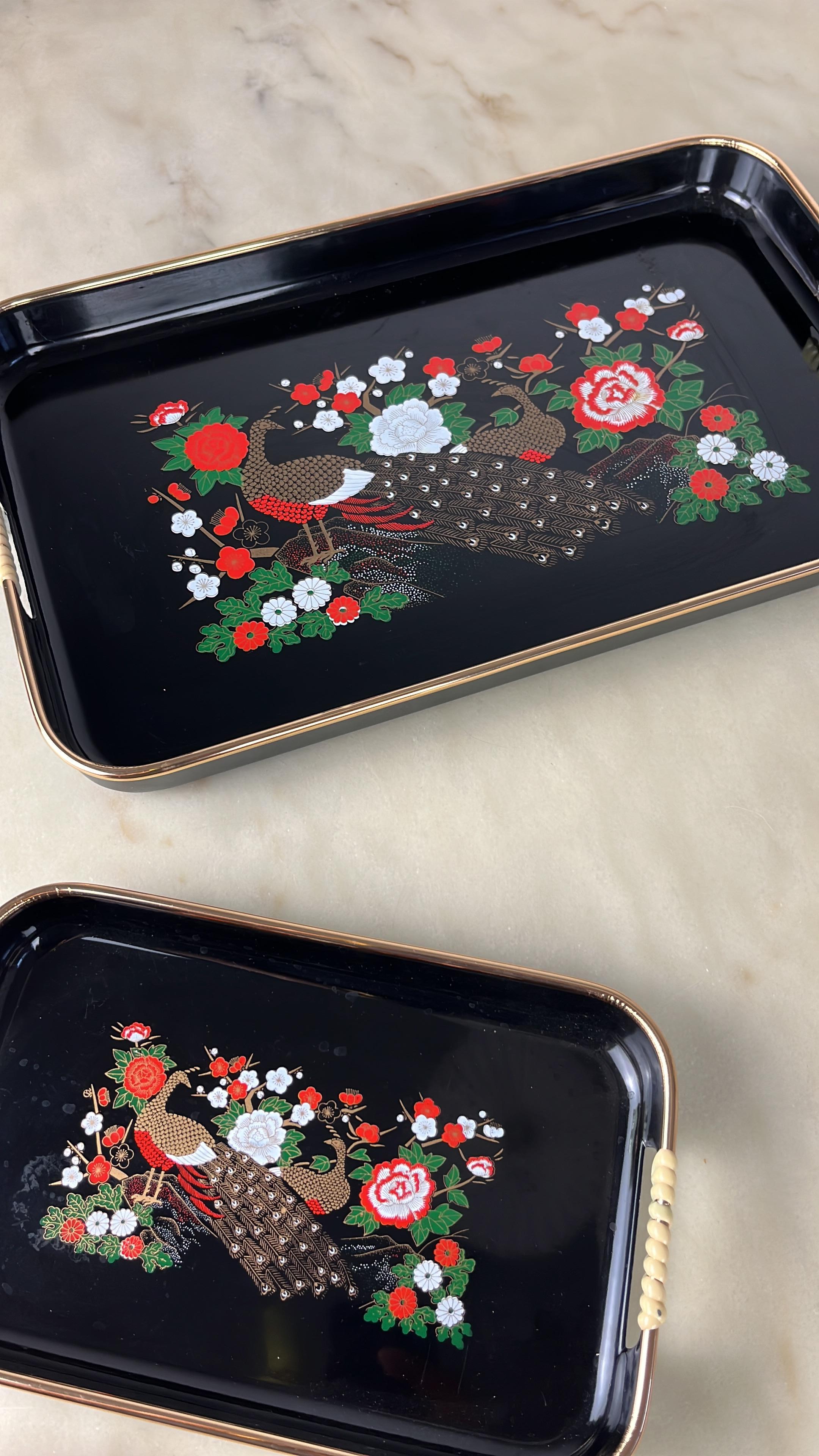 Pair of Vintage Oriental Trays, Japan, 1970s In Good Condition For Sale In Palermo, IT