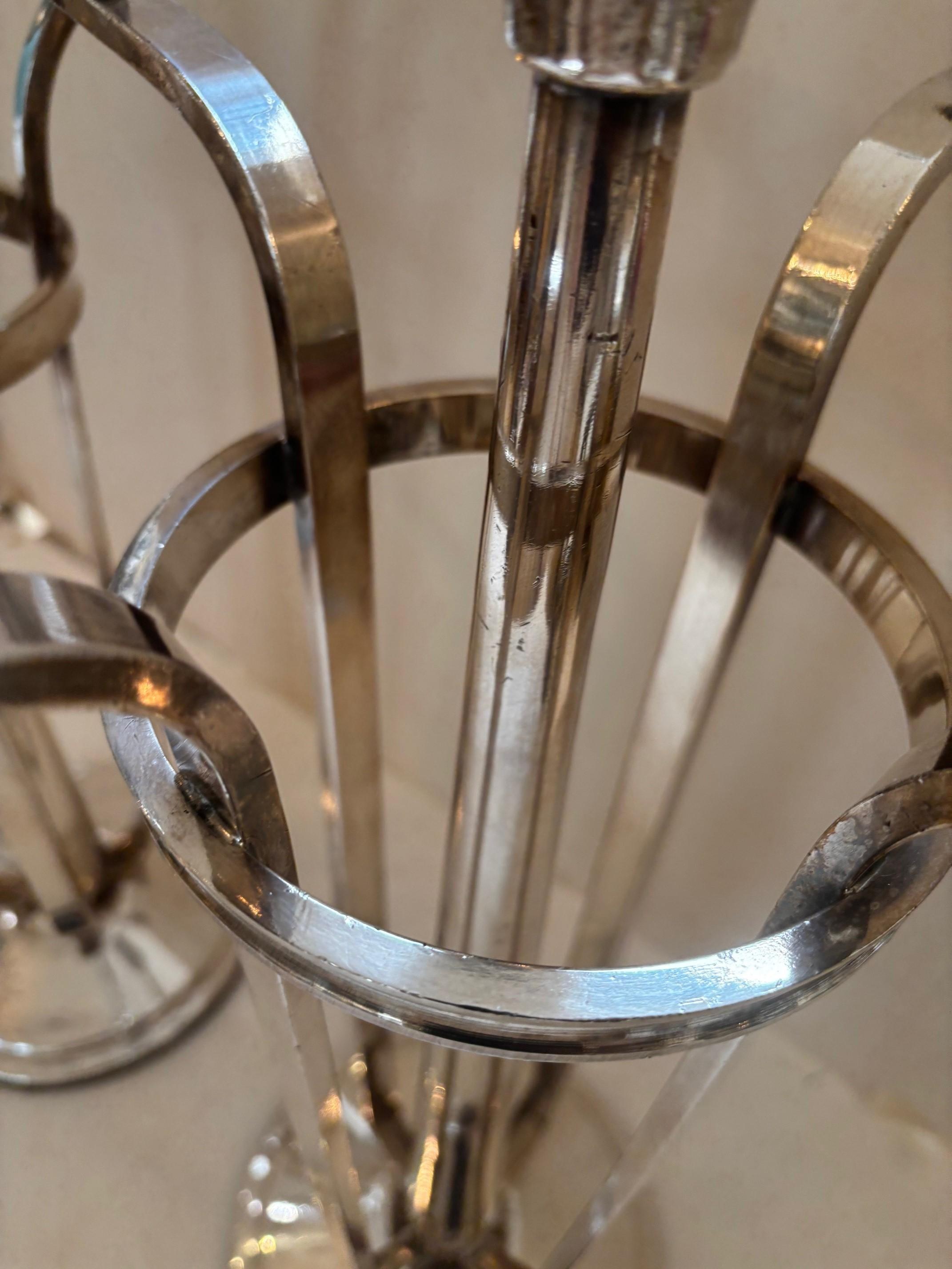 Pareja de candelabros de cinco brazos plateados originales de época del hotel Beverly Hills en Bueno estado para la venta en Los Angeles, CA