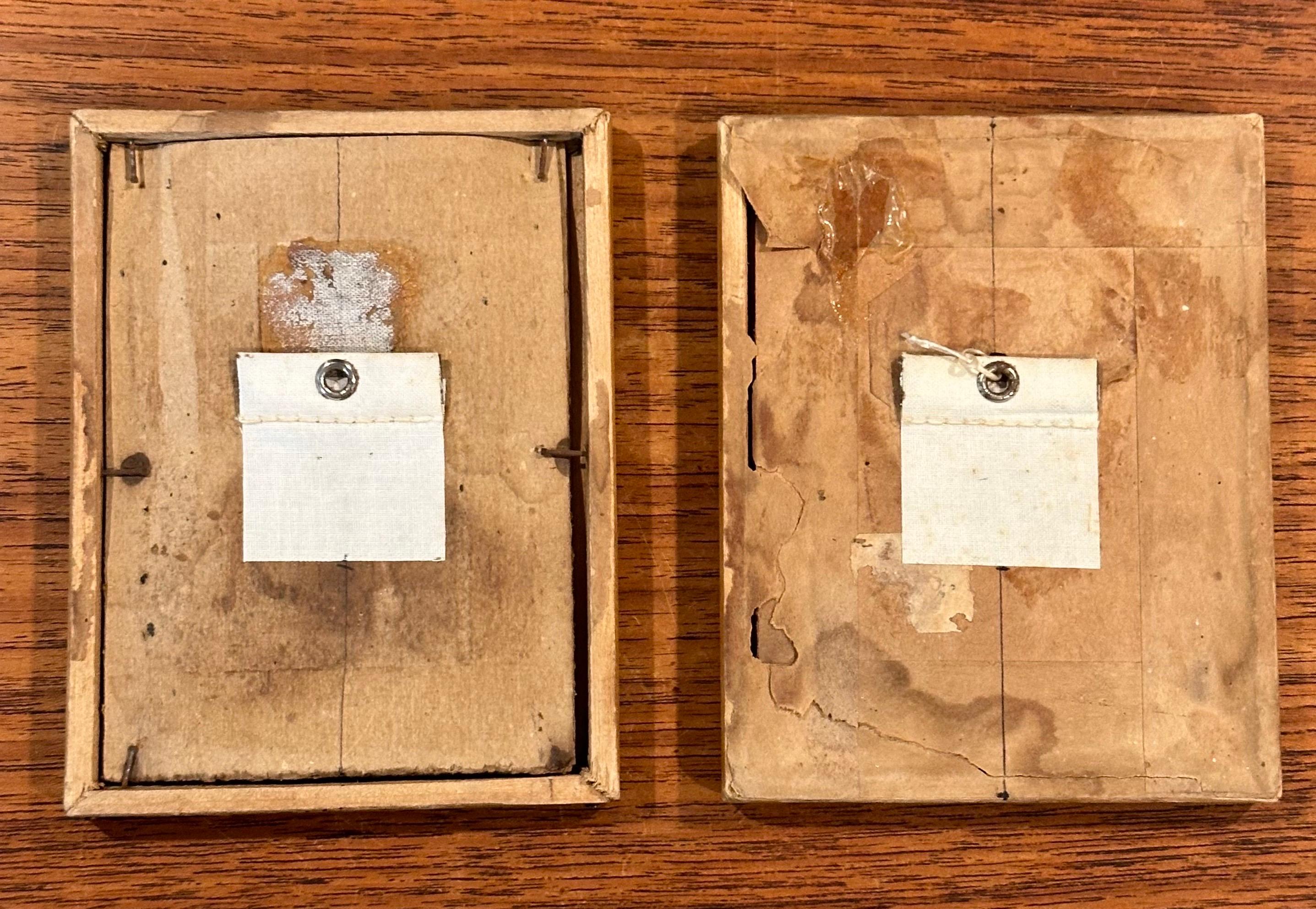 Legno Coppia di mini ritratti hawaiani originali d'epoca di Tip Freeman in vendita