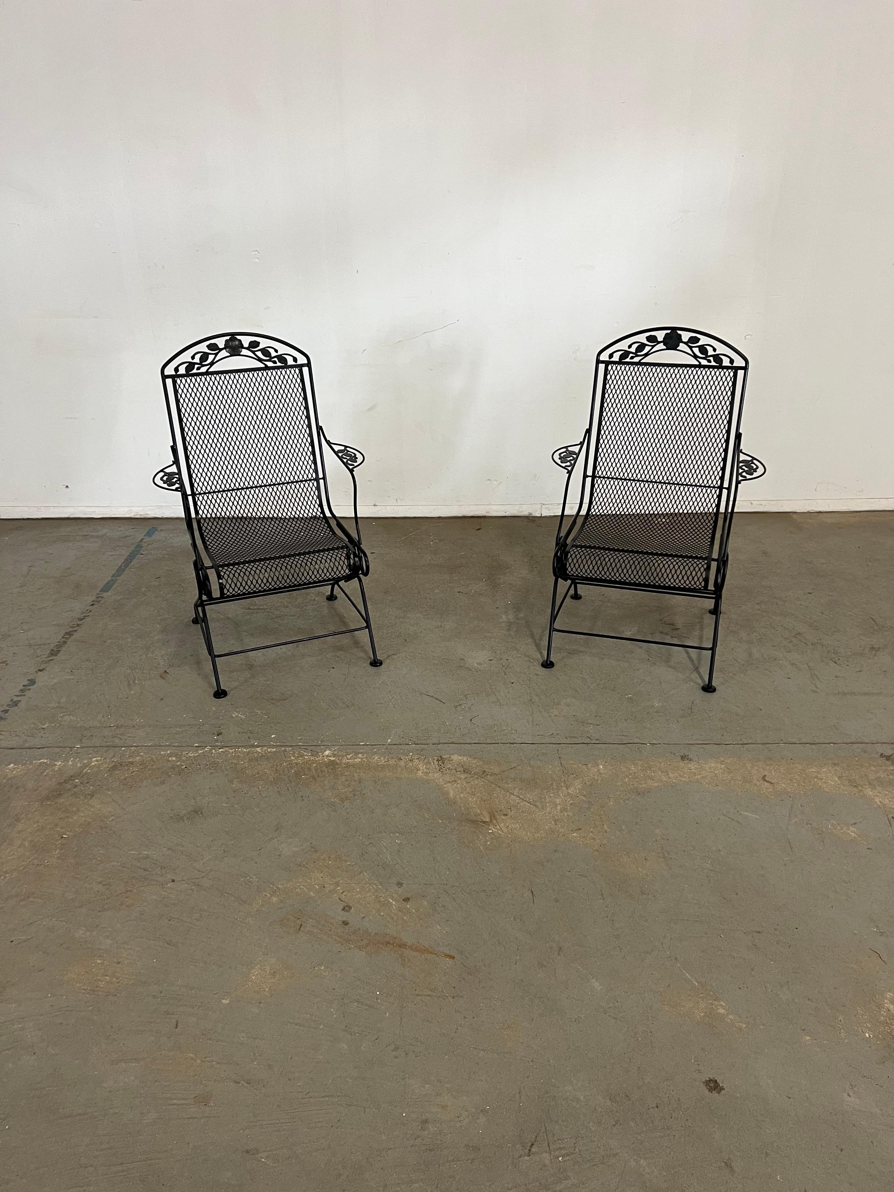 Mid-Century Modern Pair of Vintage Outdoor Woodard Springer Dining Chairs For Sale
