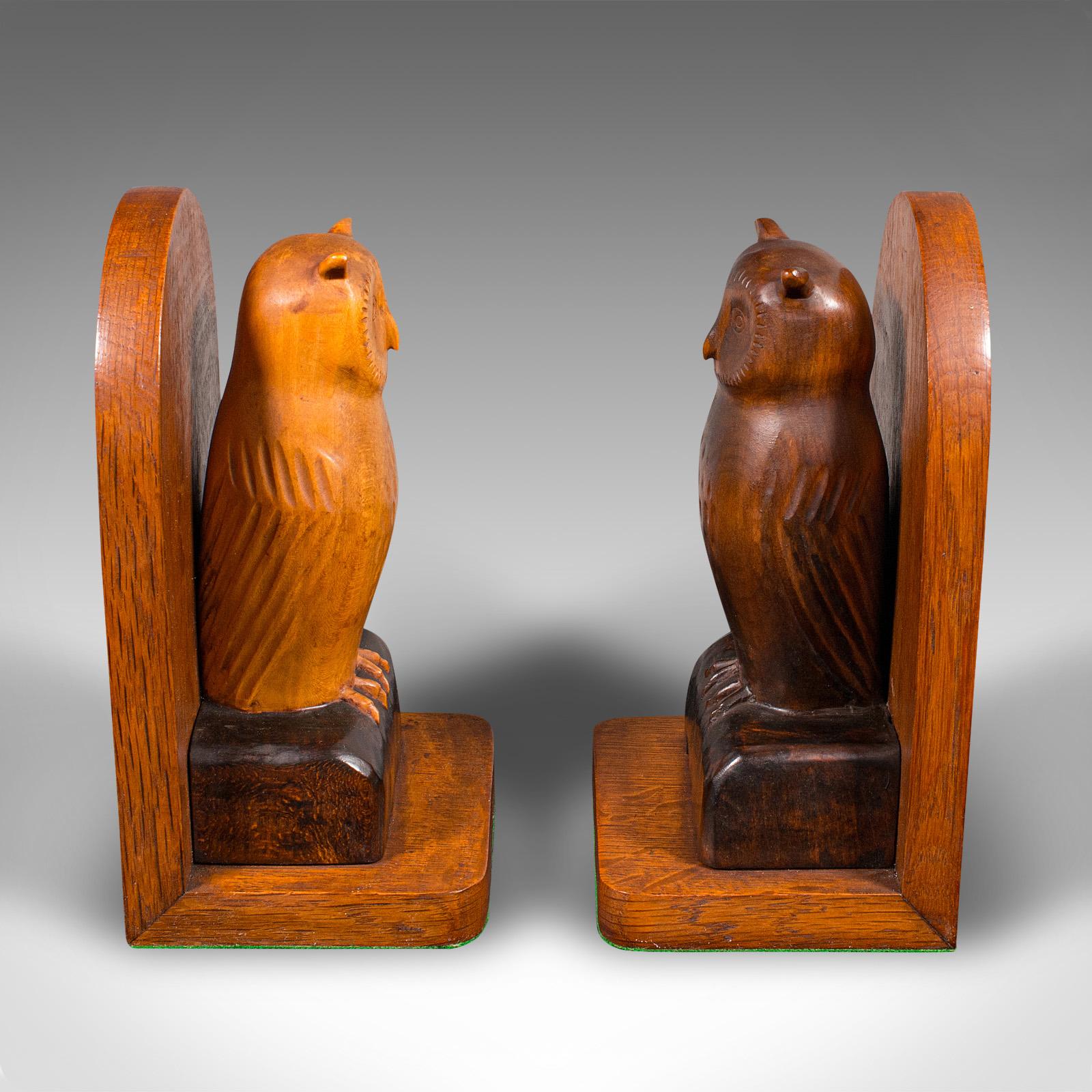 Pair of Vintage Owl Figure Bookends, English, Carved Oak Book Rest, Circa 1970 In Good Condition For Sale In Hele, Devon, GB