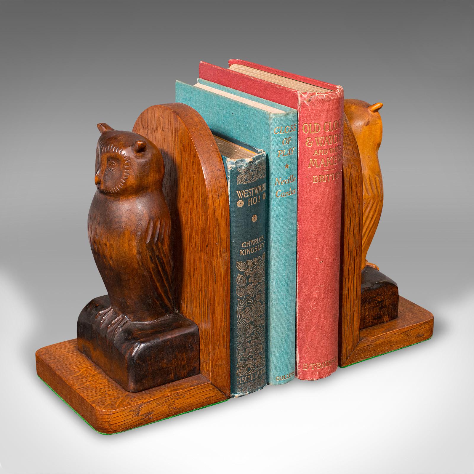 Pair of Vintage Owl Figure Bookends, English, Carved Oak Book Rest, Circa 1970 For Sale 3