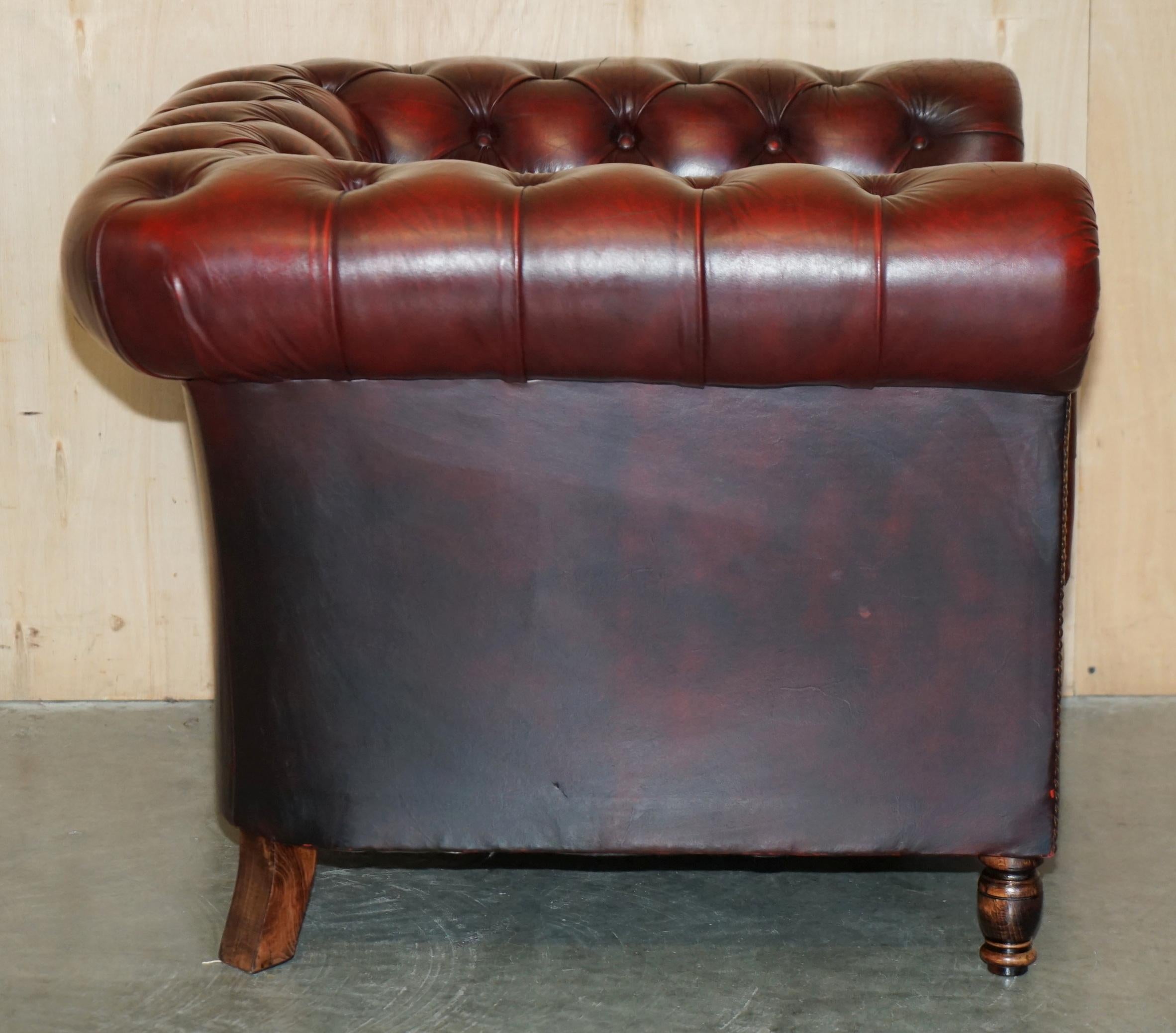 PAIR OF ViNTAGE OXBLOOD LEATHER CHESTERFIELD CLUB ARMCHAIRS WITH ELEGANT LEGS 12