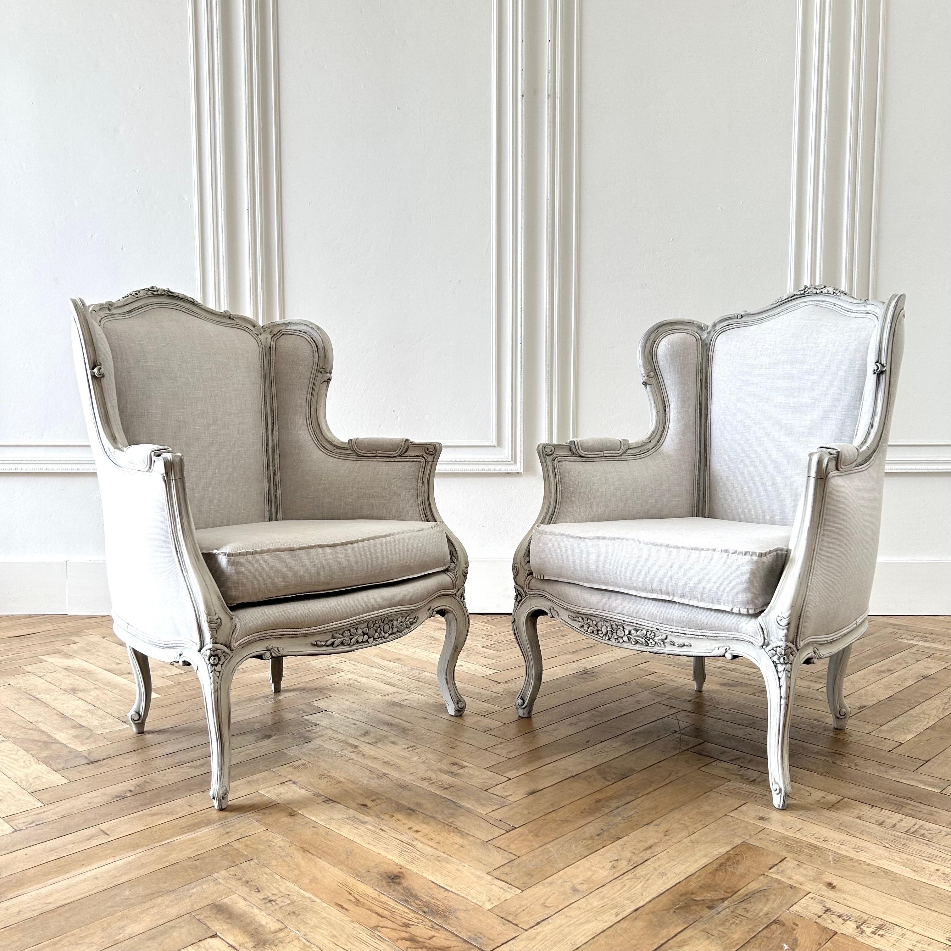 Pair of Vintage Painted and Linen Upholstered wingback Chairs For Sale 7
