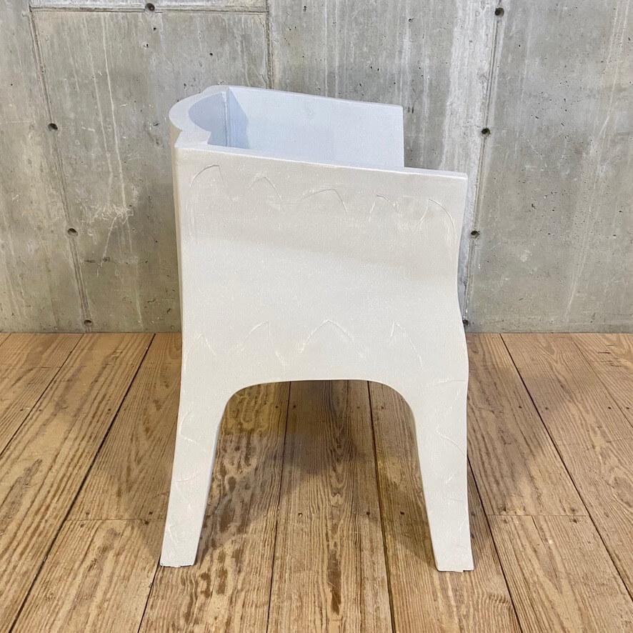 Paar Vintage gemalt geschnitzt Wood Armchairs im Zustand „Gut“ im Angebot in Kent, CT