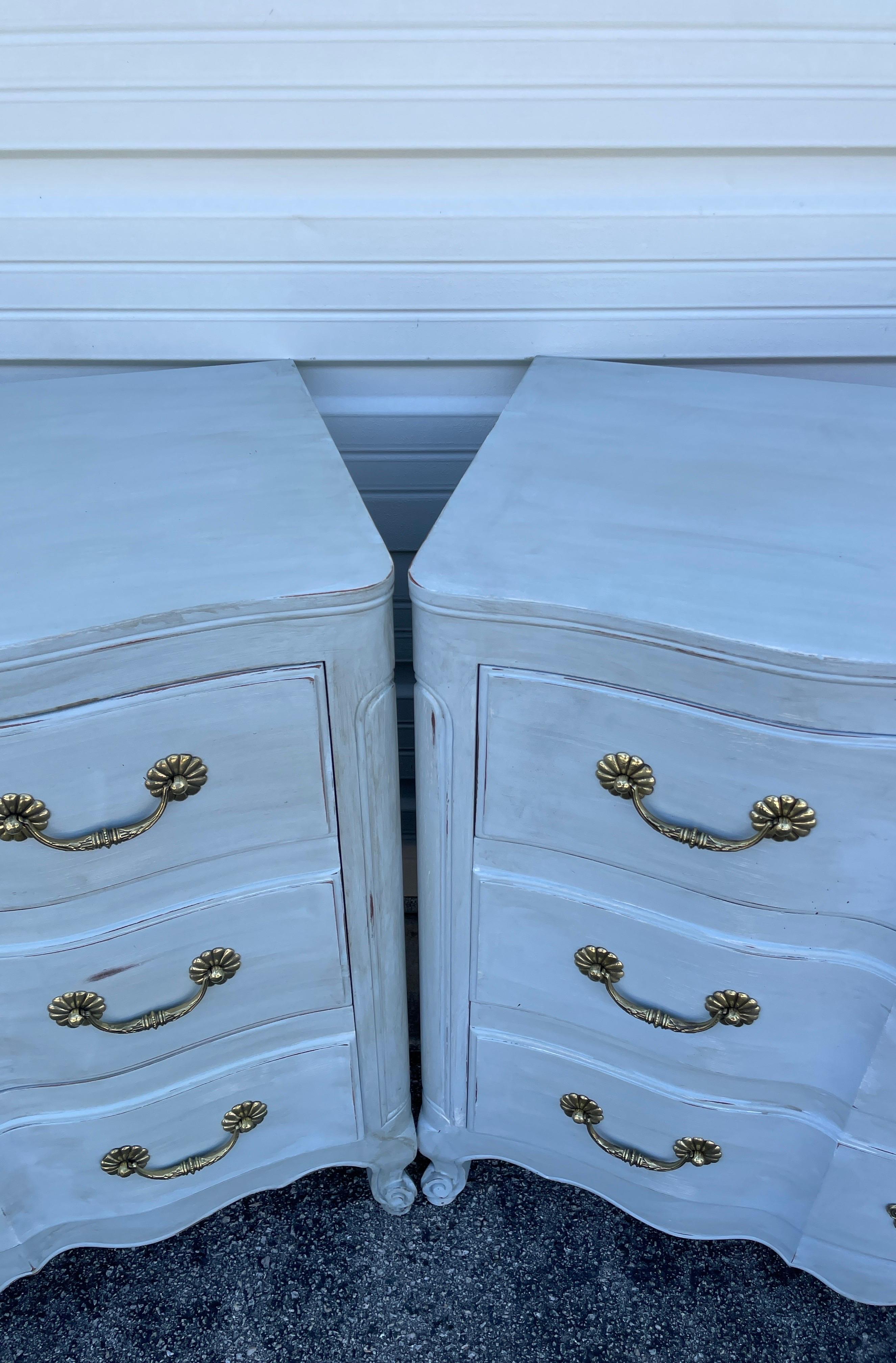 Pair of Vintage Painted Commodes For Sale 3