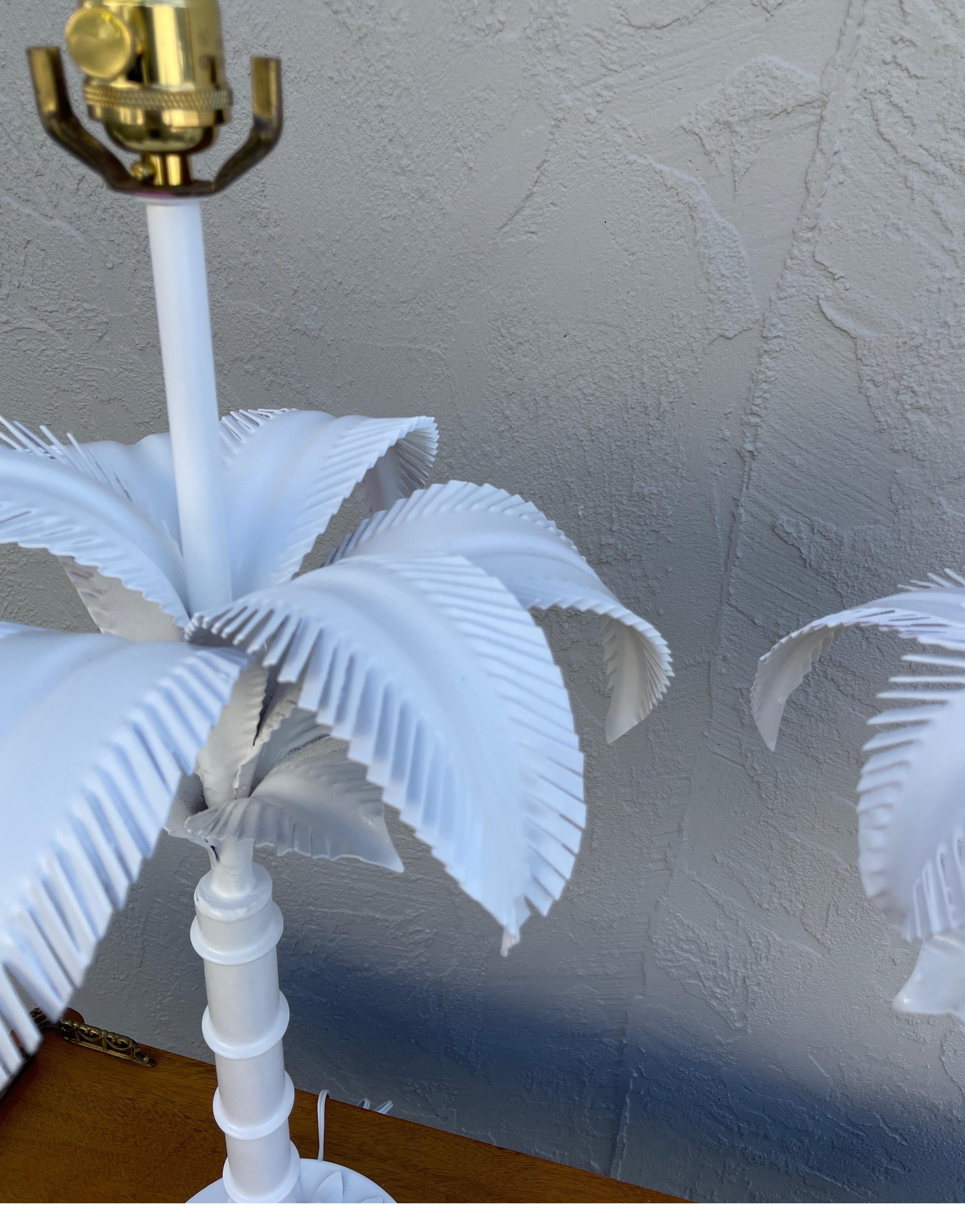 Pair of Vintage Painted Tole Palm Tree Table Lamps In Good Condition For Sale In West Palm Beach, FL