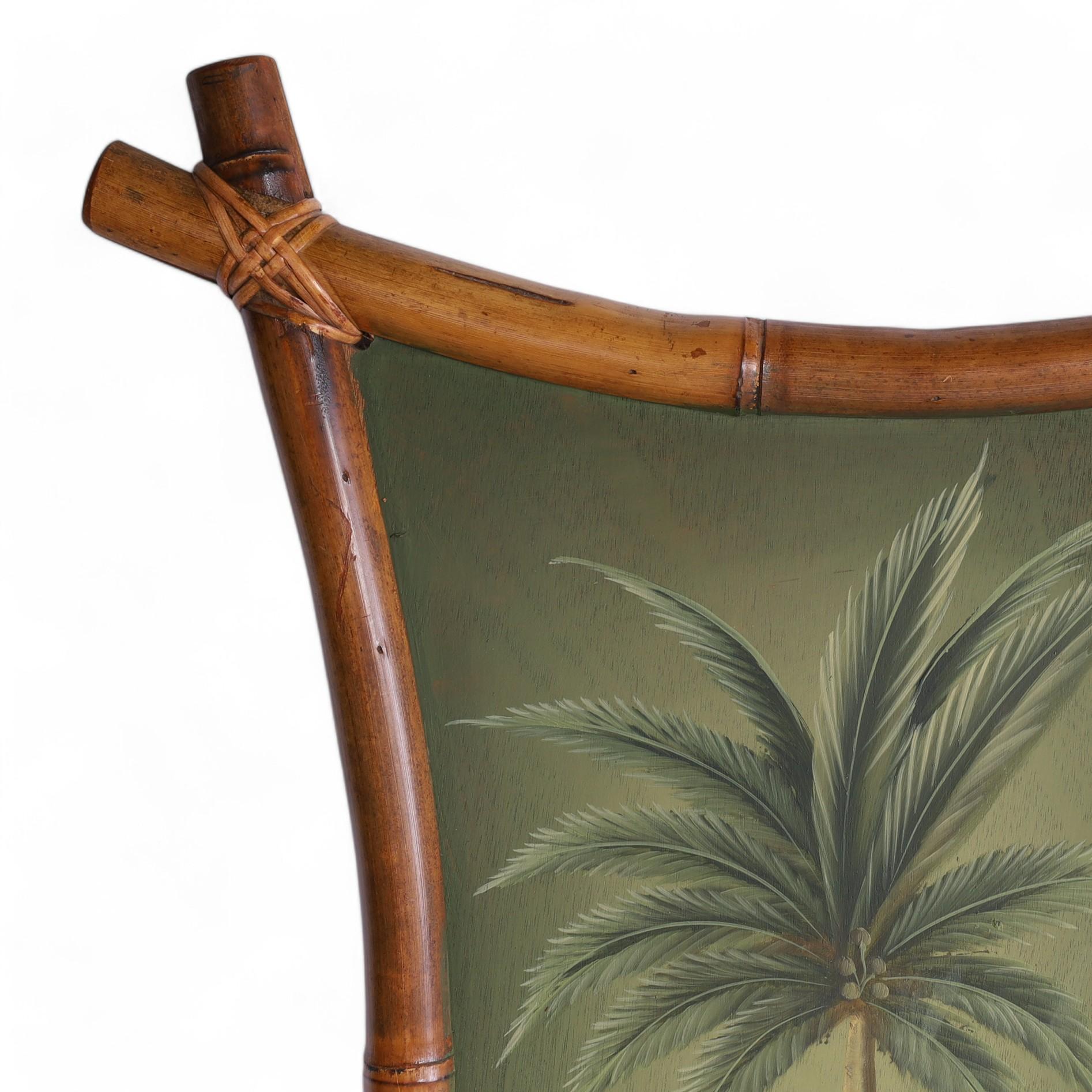 Mid-Century moderno Coppia di dipinti di palme d'epoca con cornici di bambù in vendita