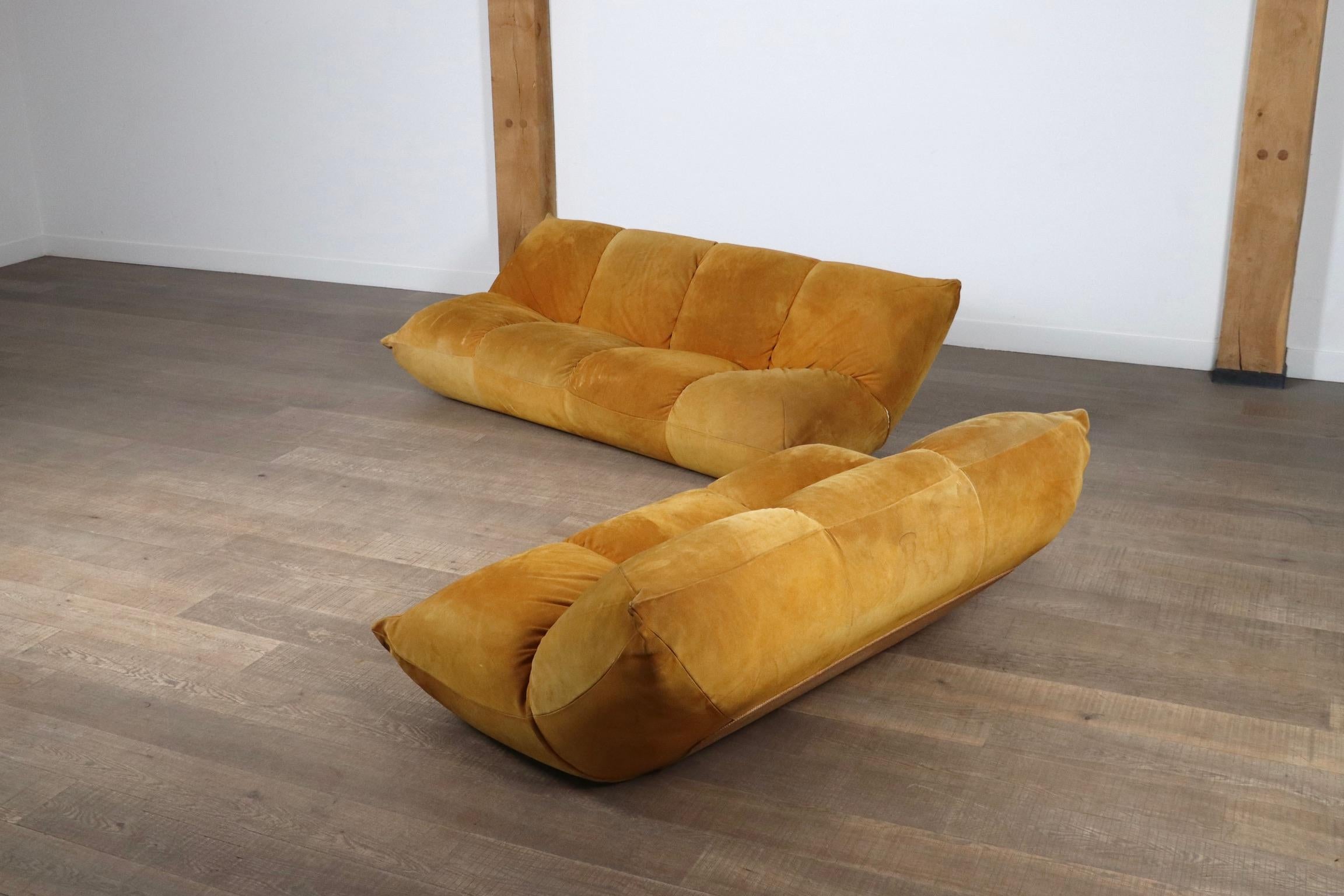 Late 20th Century Pair Of Vintage Papillon Sofas In Suede By Guido Rosati For Giovannetti, 1970s