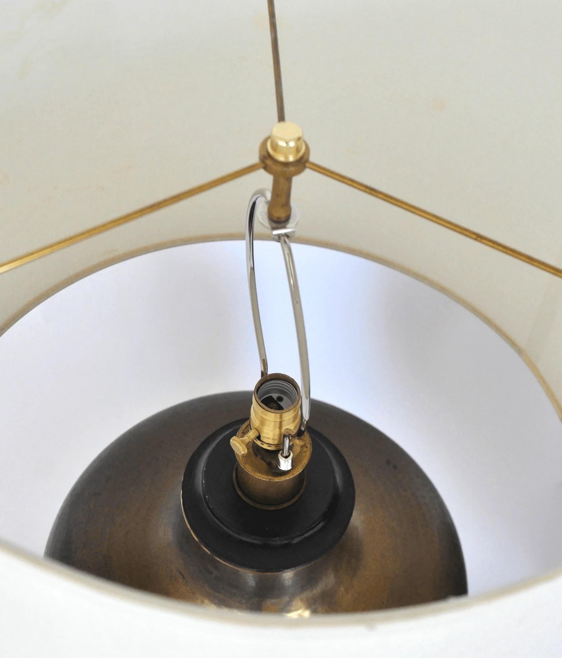 Paire de lampes de table vintage Paul Hanson en laiton Hammer, circa 1970 Bon état - En vente à Black Rock, CT