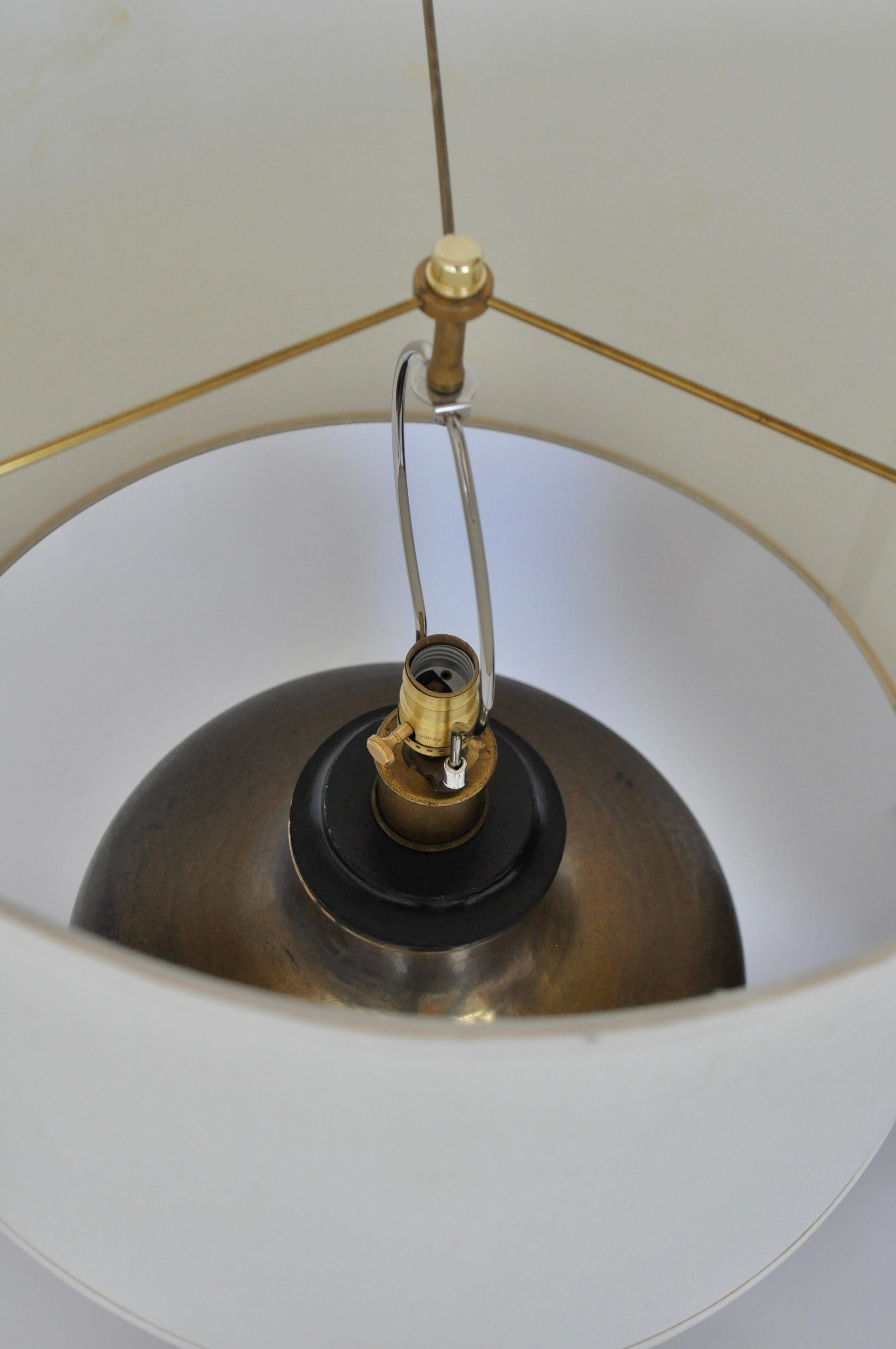 Paire de lampes de table vintage Paul Hanson en laiton Hammer, circa 1970 en vente 1