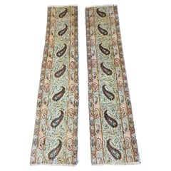 Paire de tapis de couloir Kerman persans vintage, couleurs crème et pastel, motif cachemire