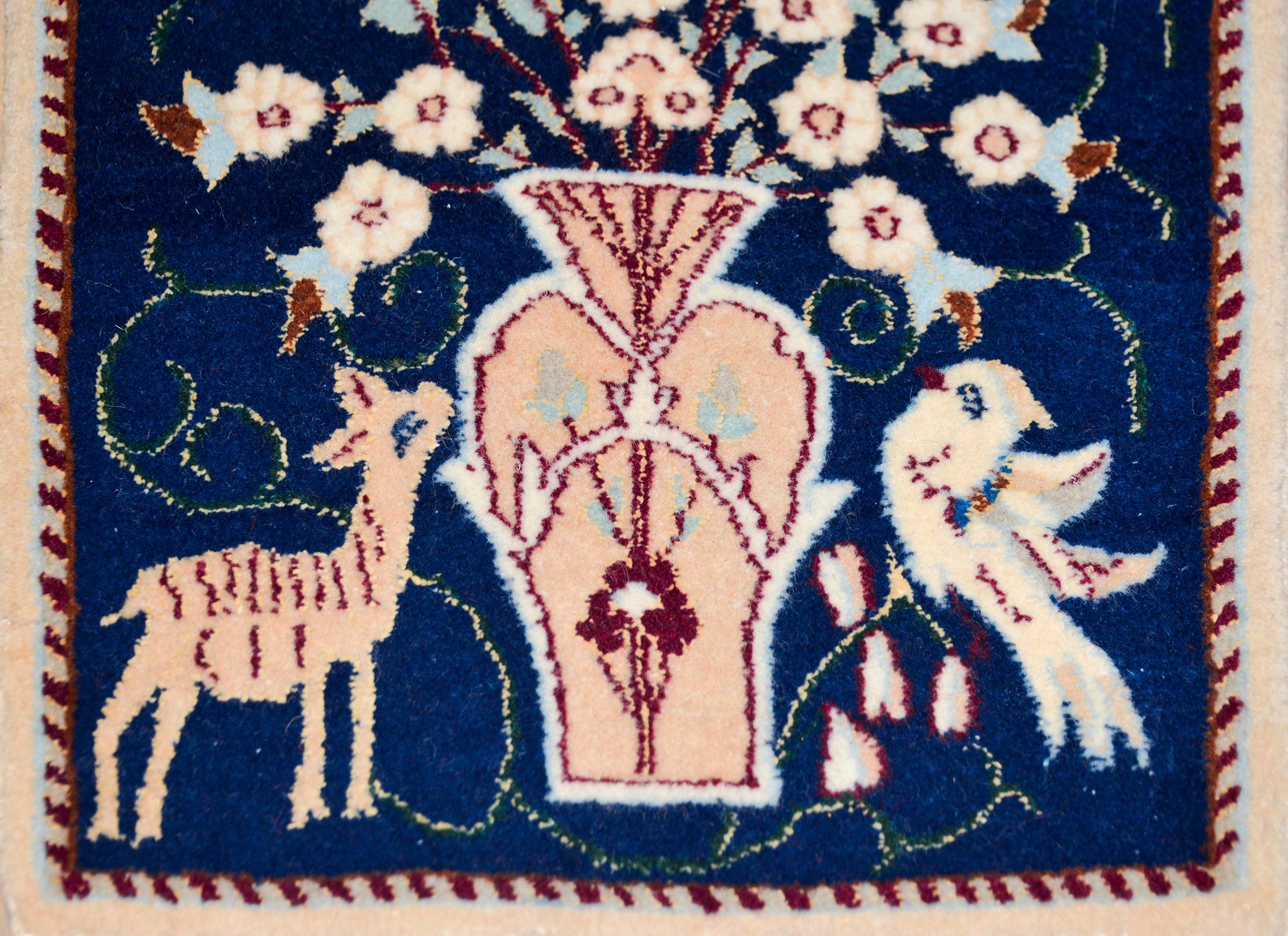 20ième siècle Paire de tapis picturaux vintage de Nain en vente