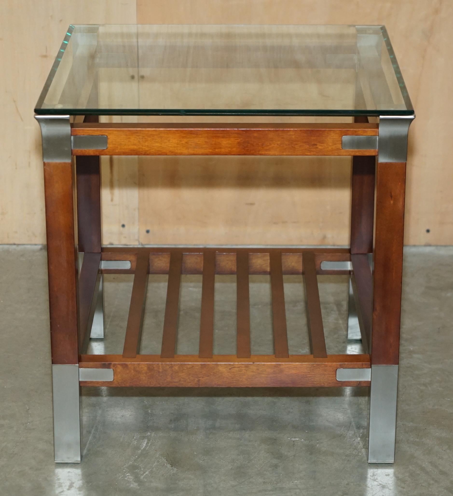 PAIR OF ViNTAGE PIERRE VANDEL PARIS HARDWOOD PEWTER & GLASS SIDE LAMP END TABLES For Sale 7