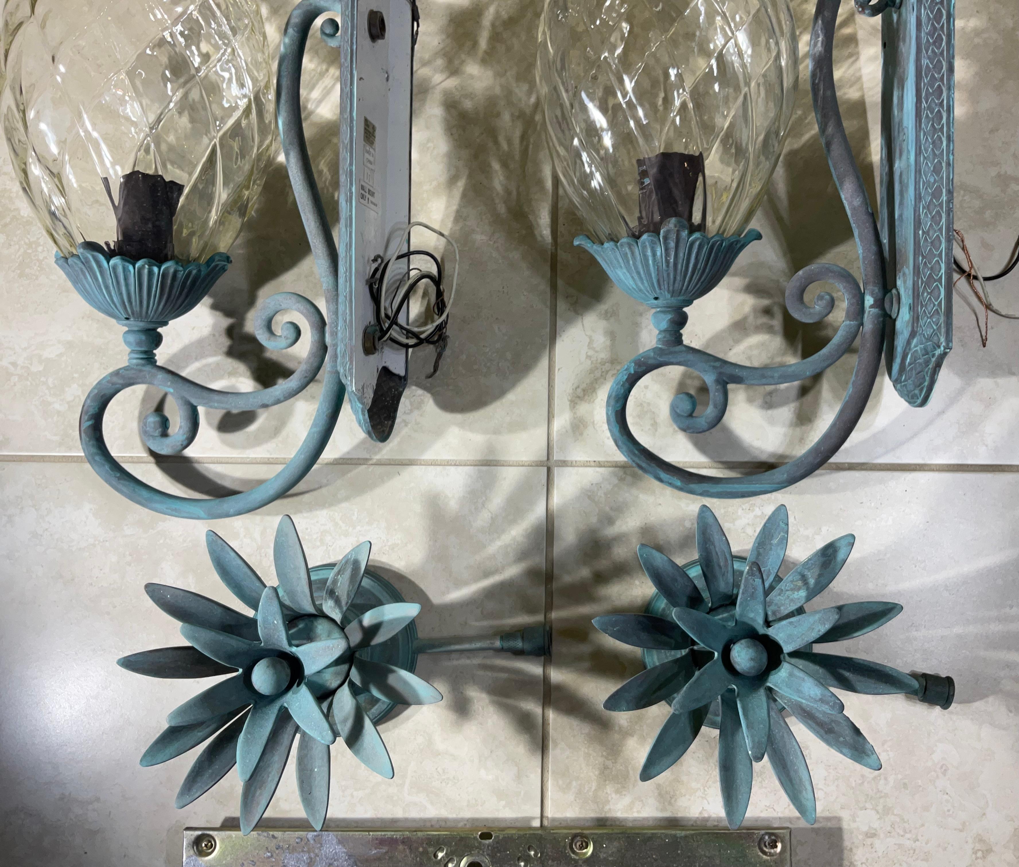 Coppia di ananas d'epoca in bronzo e ottone - Eleganza tropicale in vendita 2