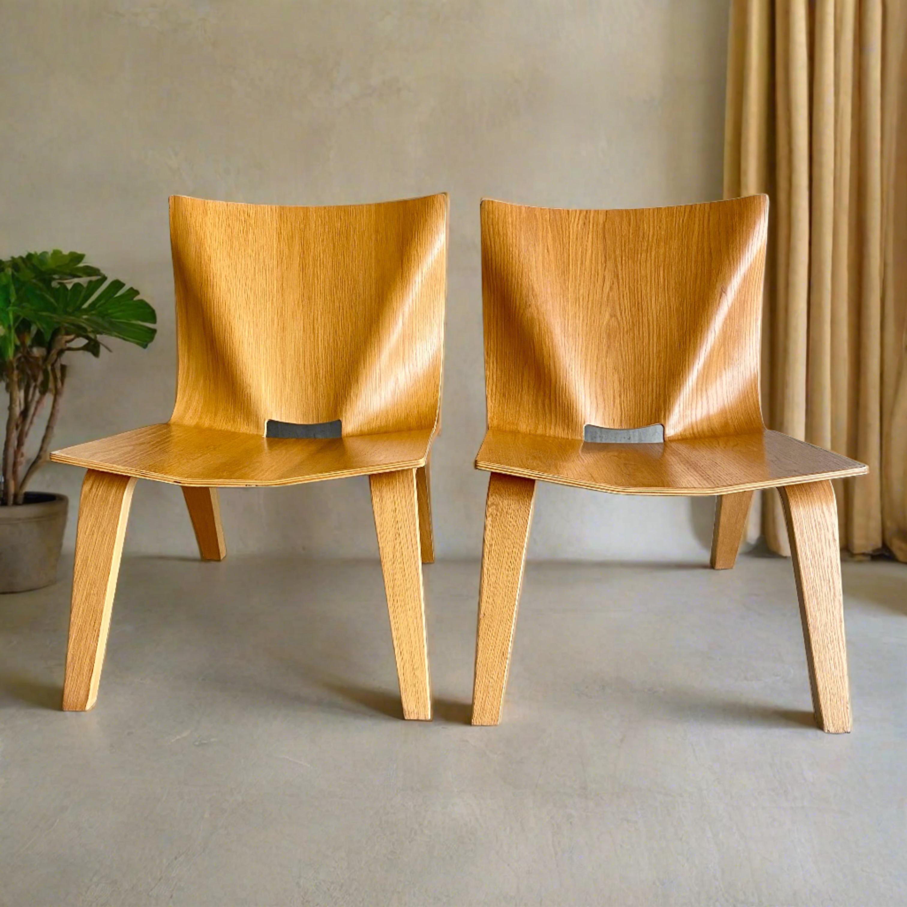 Pair of Vintage Plywood Oak Low Easy Chairs Italy 1990 In Good Condition For Sale In DE MEERN, NL
