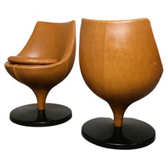 Paire de chaises pivotantes vintage Polaris conçues par Pierre Guariche pour Meurop
