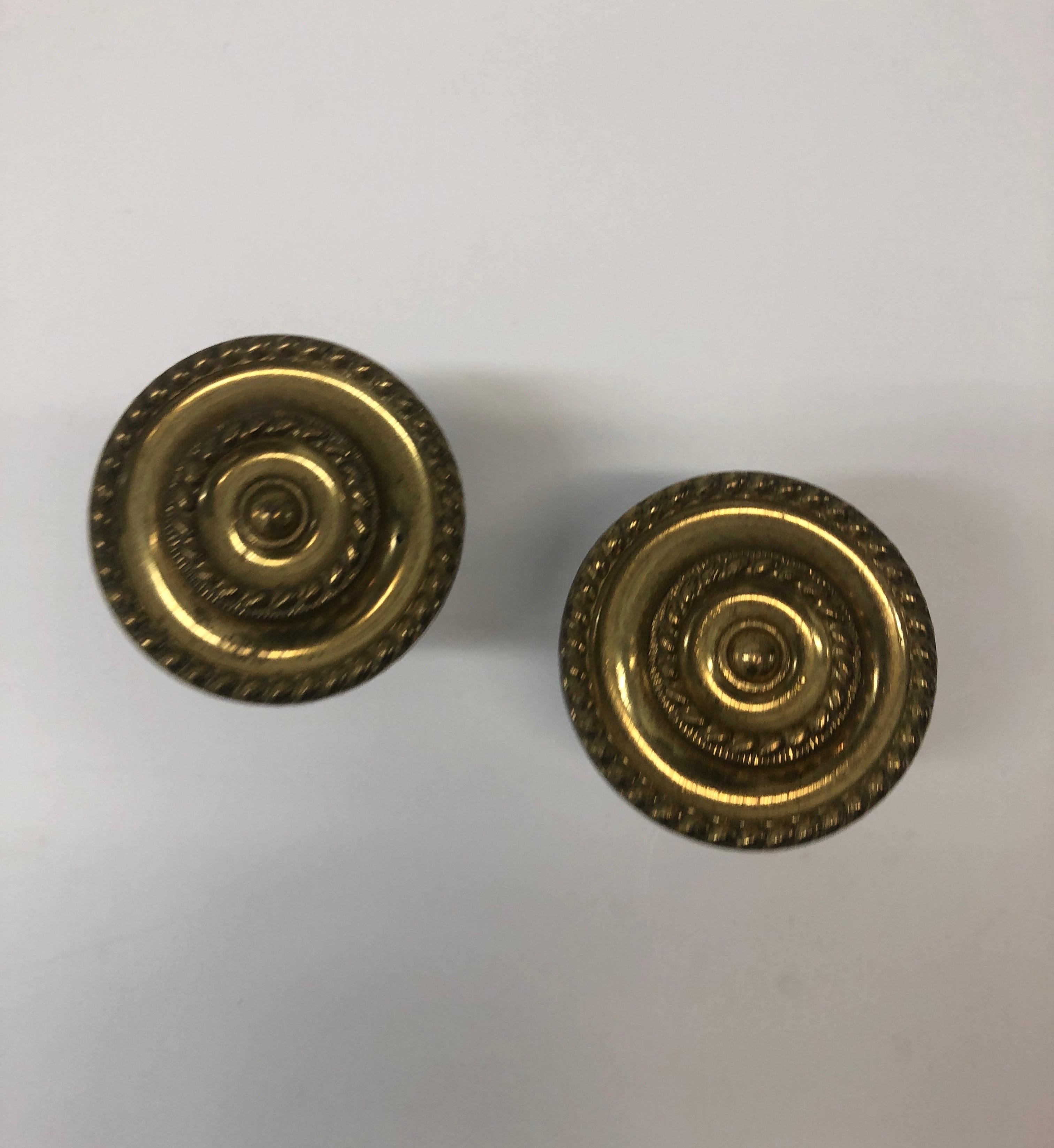 Pair of Vintage Polished Brass Curtain Tiebacks In Good Condition For Sale In Oakland Park, FL