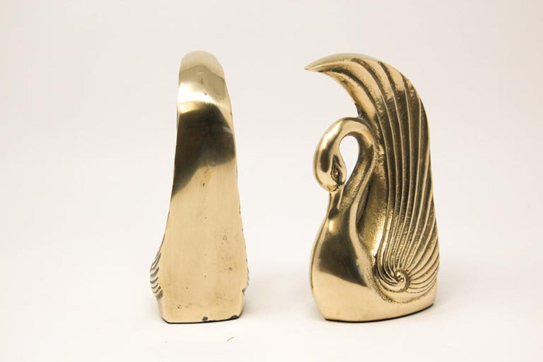American Craftsman Pair of Vintage Polished Cast Brass Art Deco Swan Bookends, circa 1950