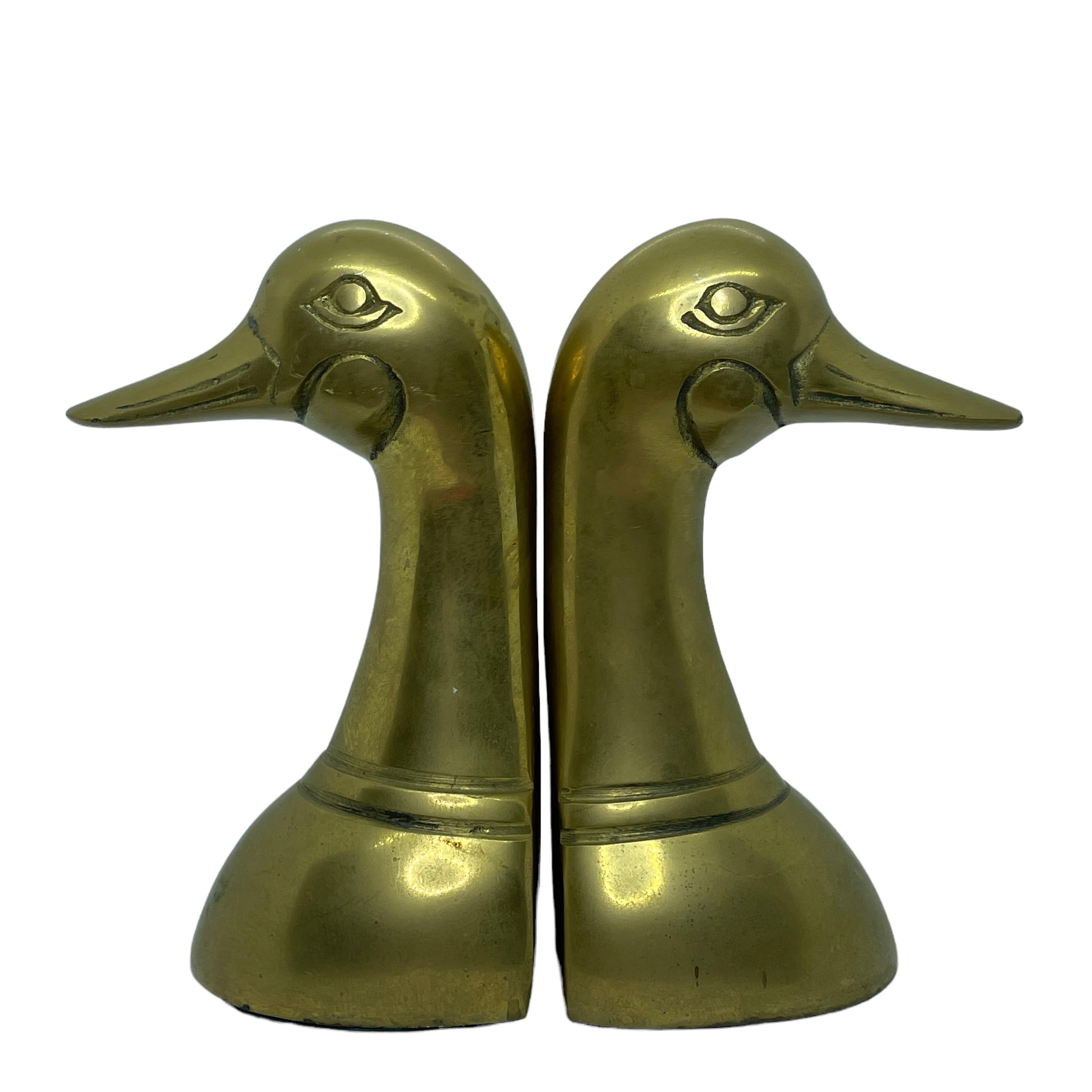 Pair of Vintage Polished Cast Brass Duck Bookends, circa 1950 In Good Condition For Sale In Nuernberg, DE