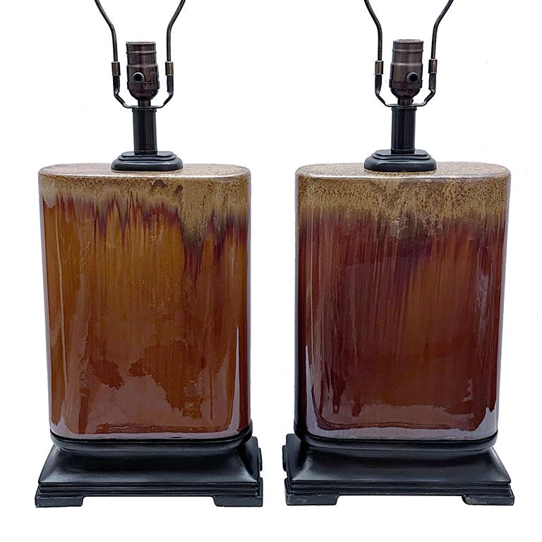 Coppia di lampade in porcellana italiana degli anni '60.

Misure:
Altezza della scocca: 16
