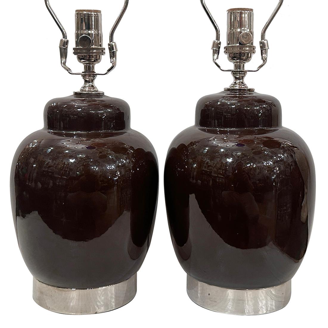 Lampade da tavolo in ceramica italiana degli anni '60 circa.

Misure:
Altezza del corpo: 10
Altezza del paralume: 19
