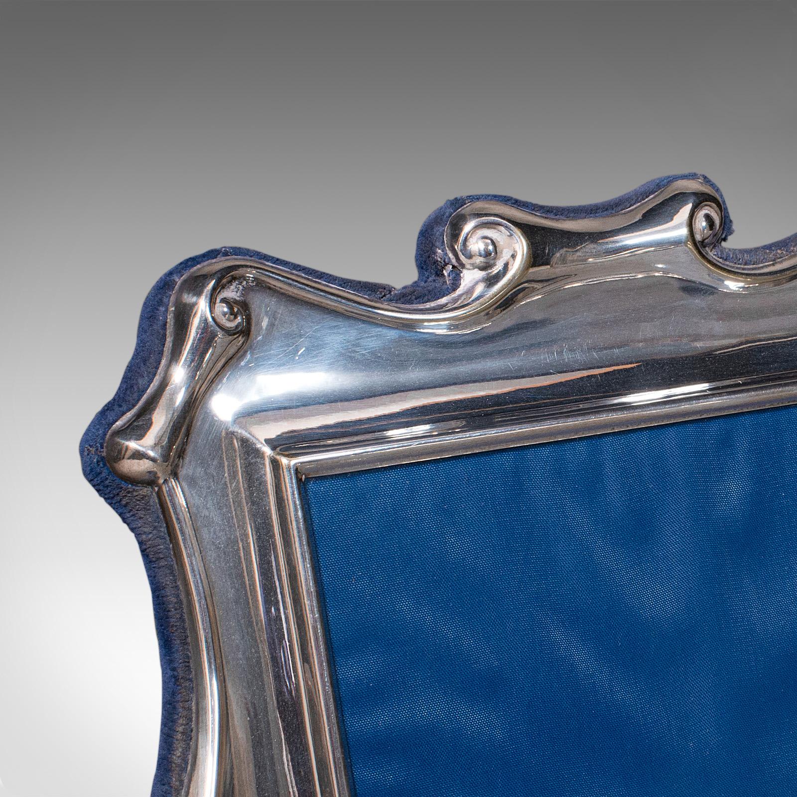 Coppia di cornici per ritratti d'epoca, inglese, placca d'argento, 5x7, Art Deco in vendita 2
