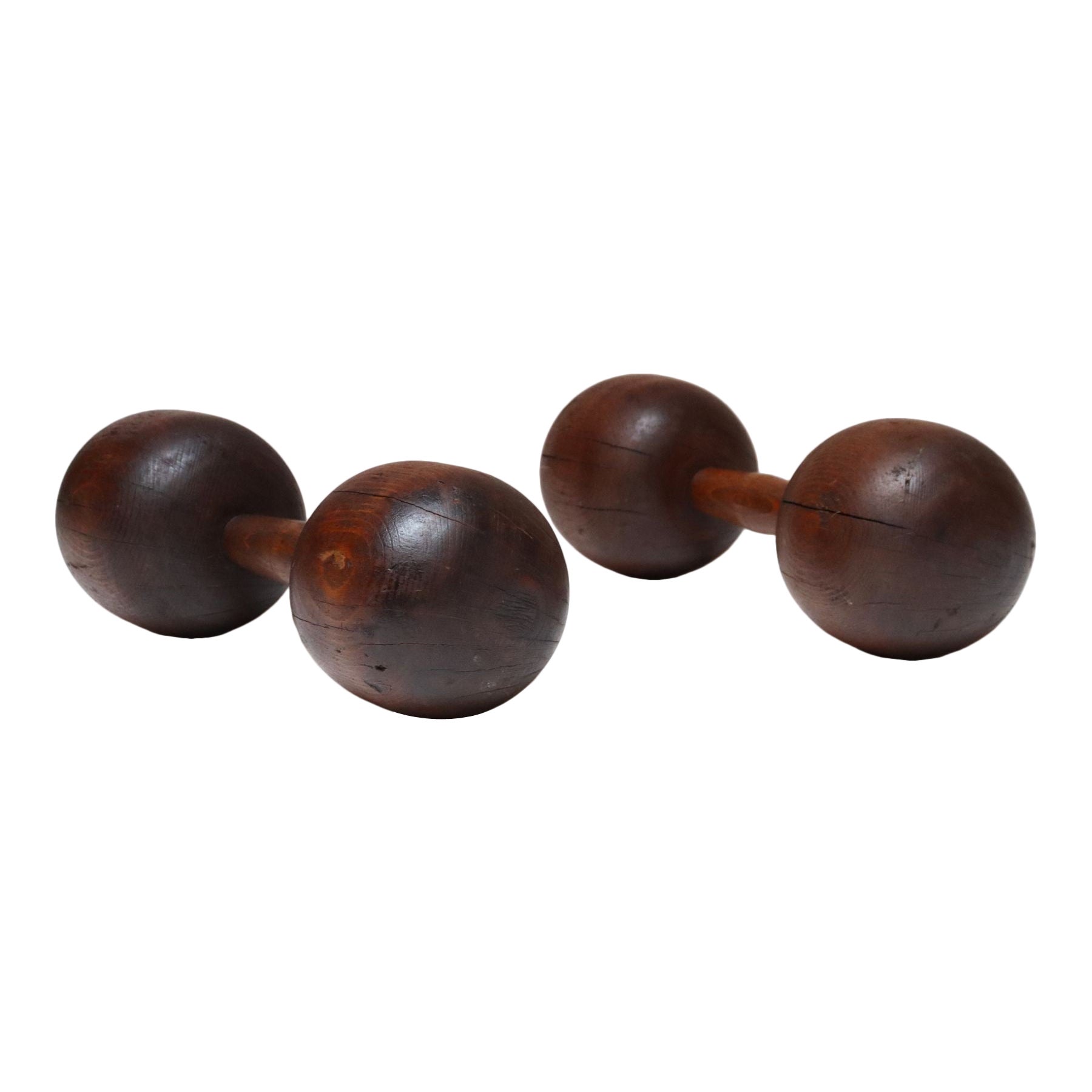 Paire d'haltères en bois surdimensionnés et sculptés, de style primitif vintage en vente