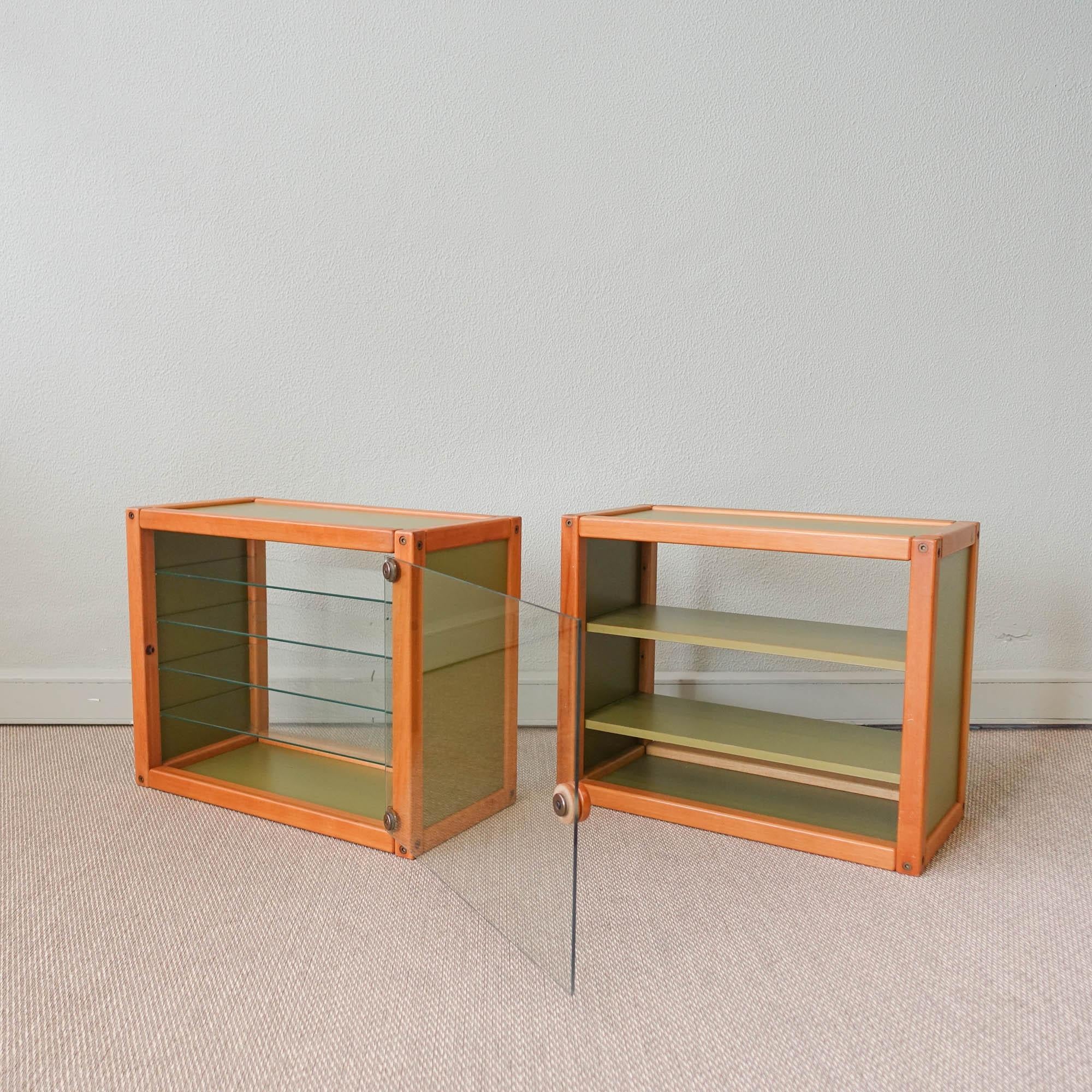 Pair of Vintage Profilsystem Collection Glass Storage Units by Elmar Flötotto For Sale 4