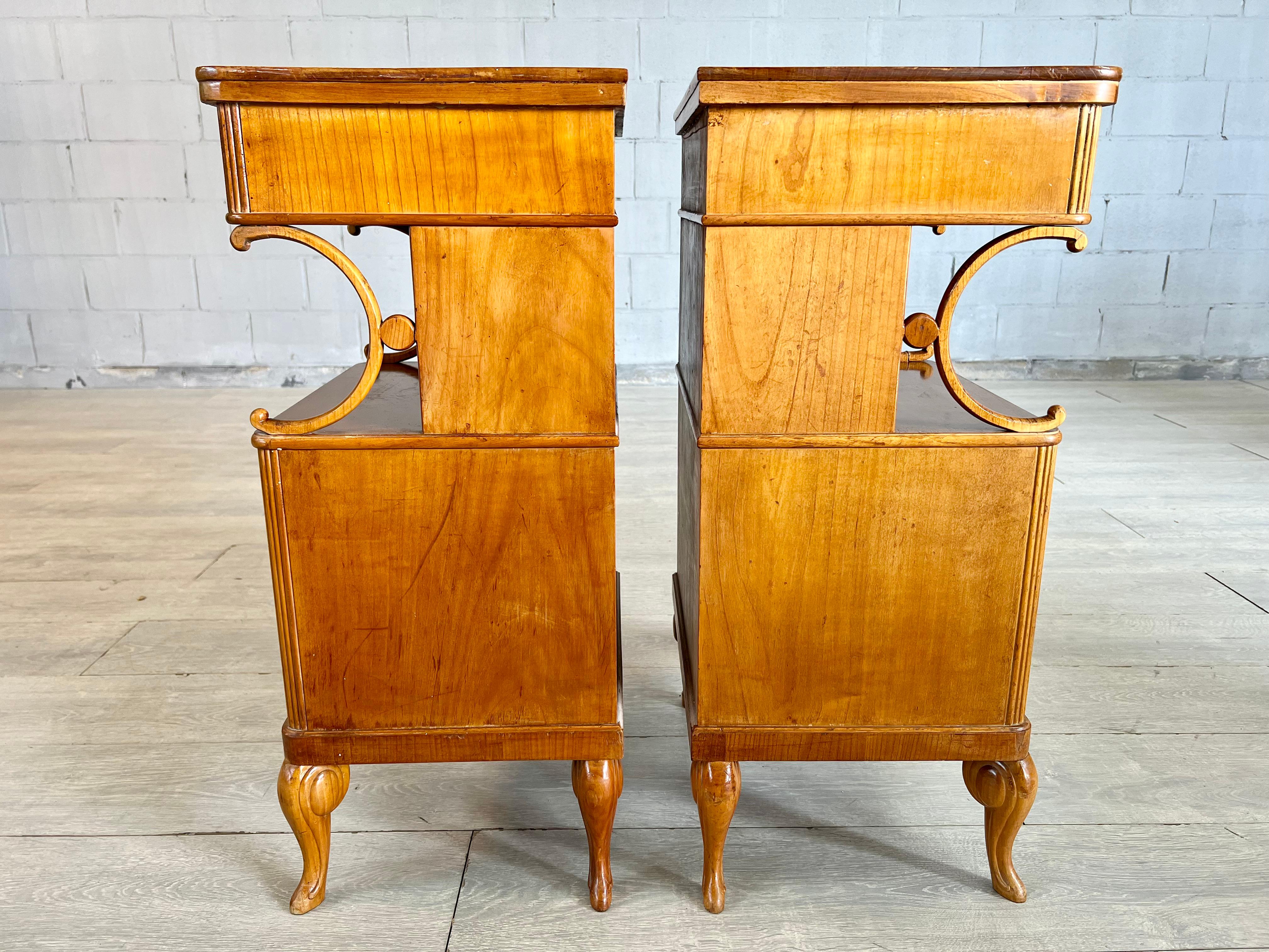 Pair of Vintage Queen Anne Style Bedside Cabinets or Nighstands For Sale 4