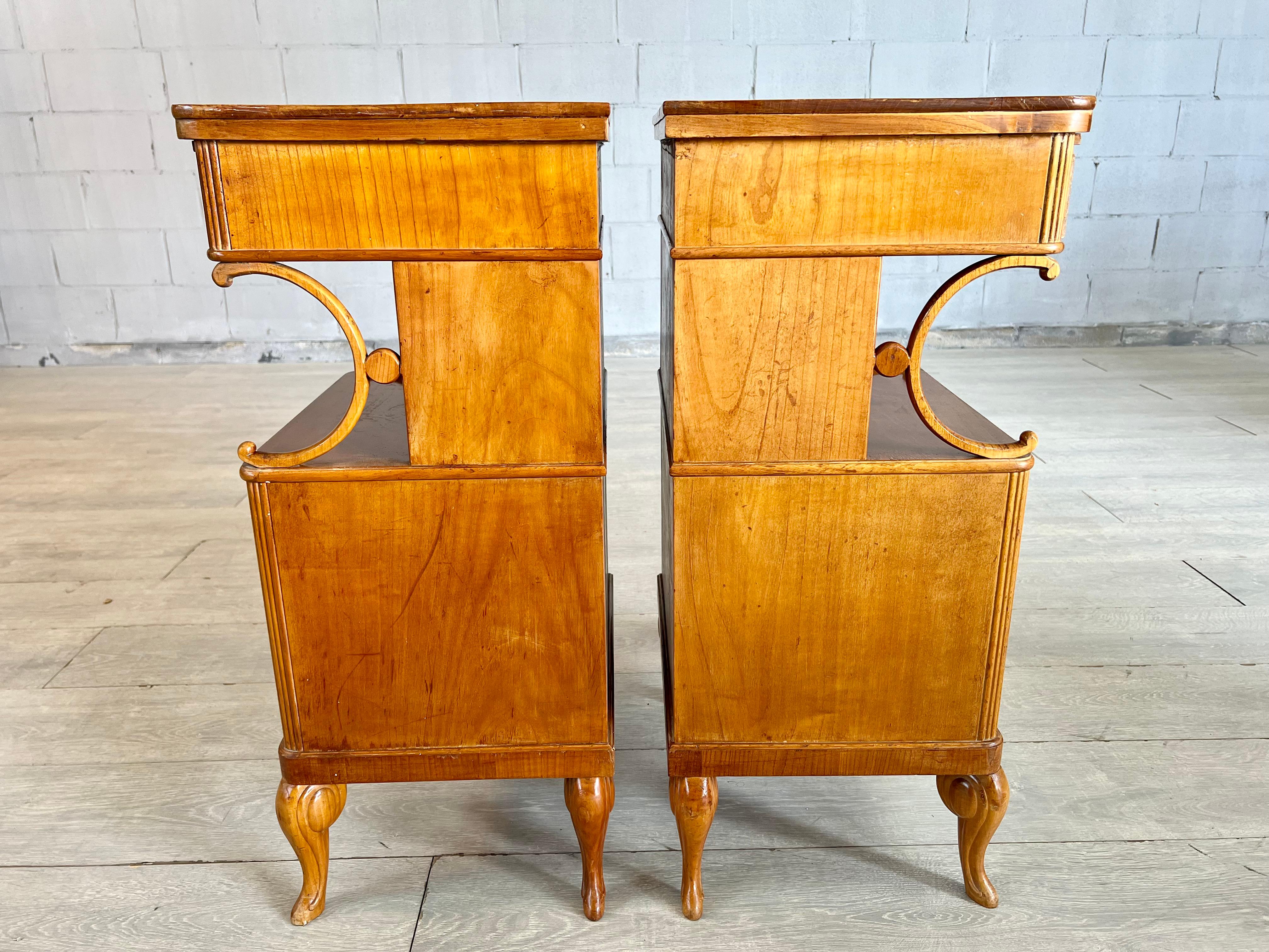 Pair of Vintage Queen Anne Style Bedside Cabinets or Nighstands For Sale 5