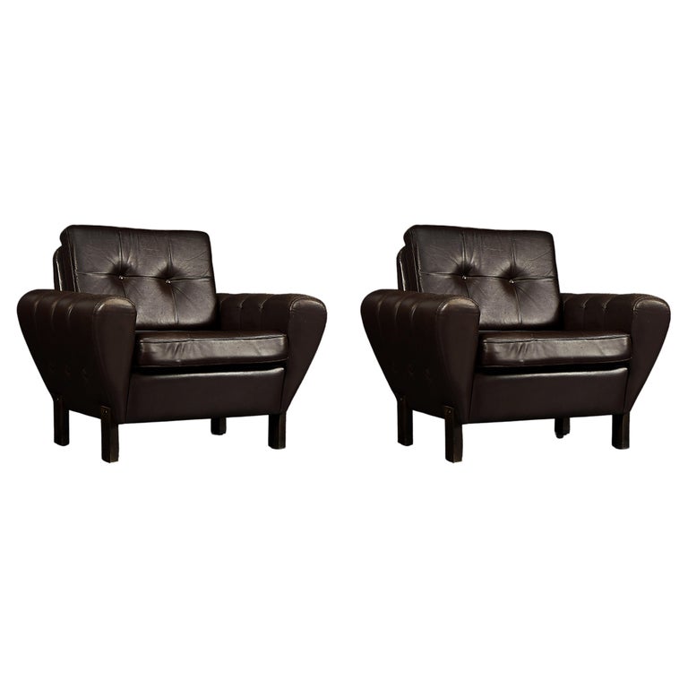 Pair of Vintage Rare MidCentury Modern Brown Leather Heartshaped