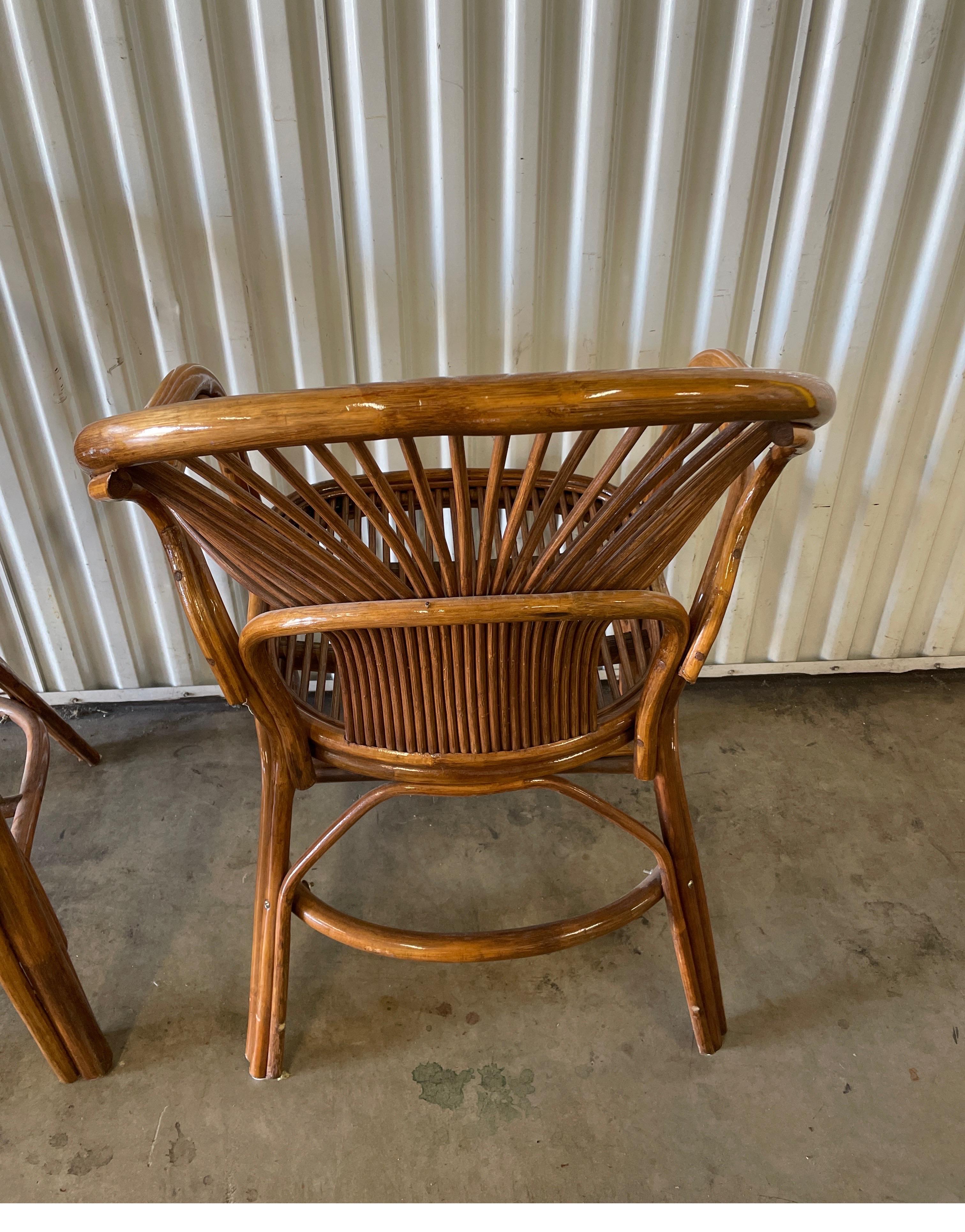Paire de fauteuils vintage en rotin / bambou en vente 1
