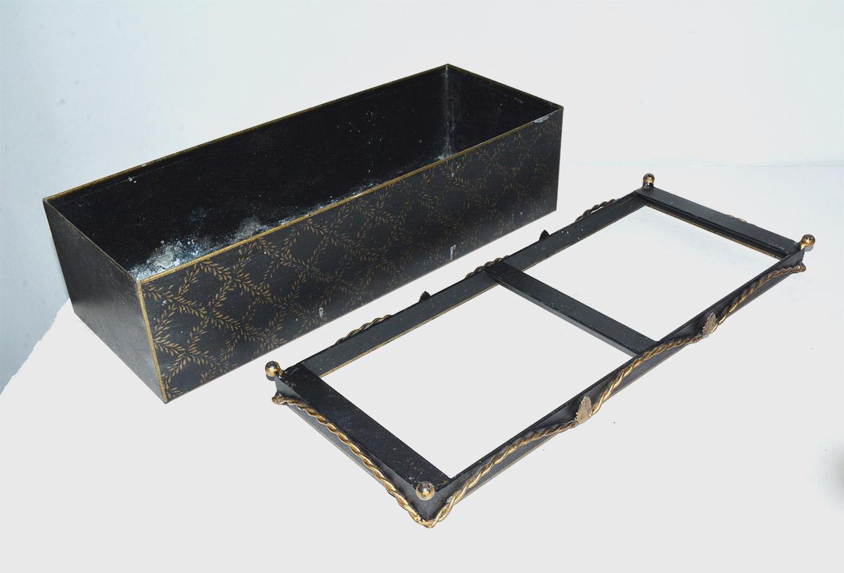 Pair of Vintage Rectangular Tole Planters For Sale 1