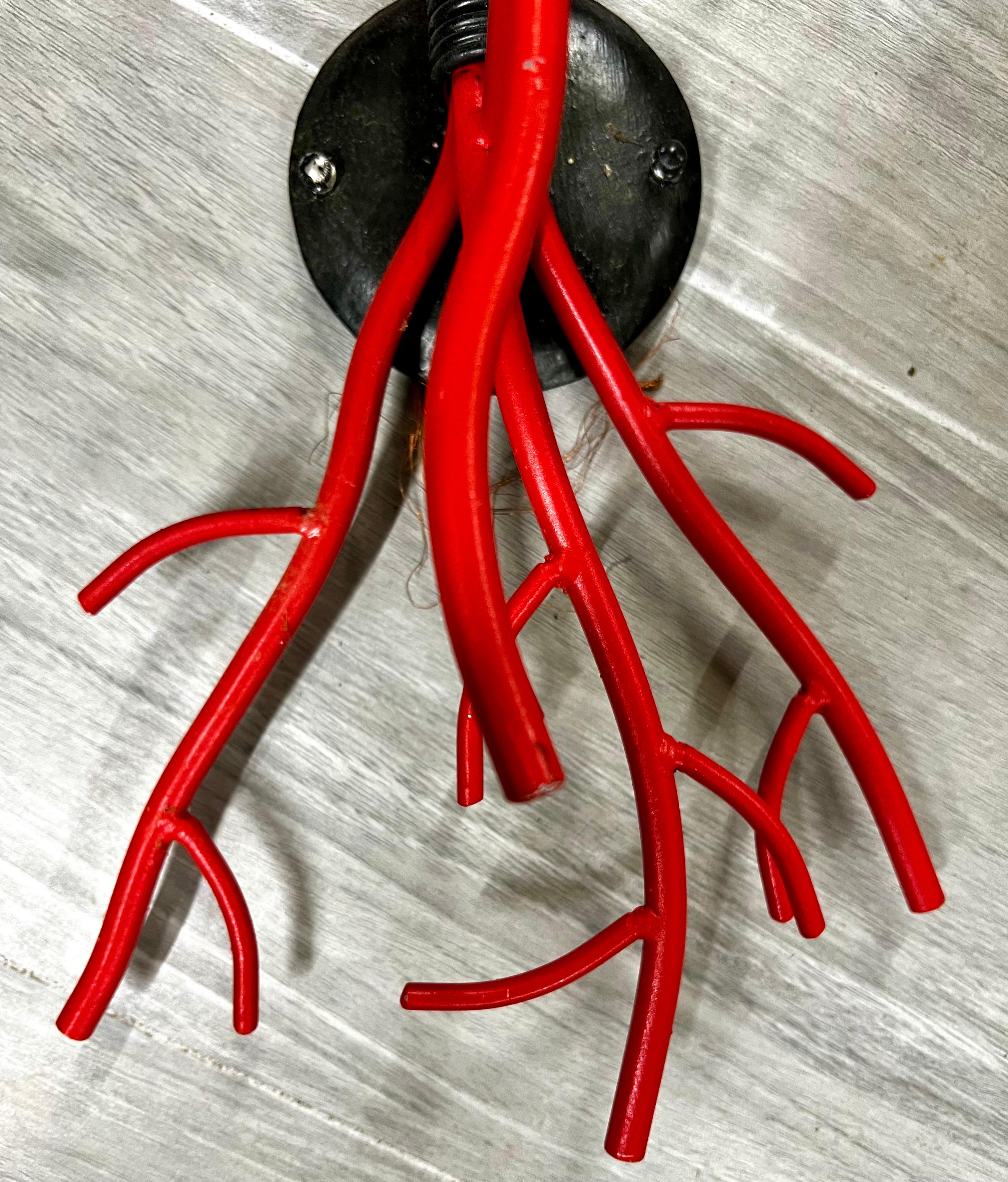Paar Vintage Rot Metall Faux Koralle Kerze Wandleuchter im Angebot 1