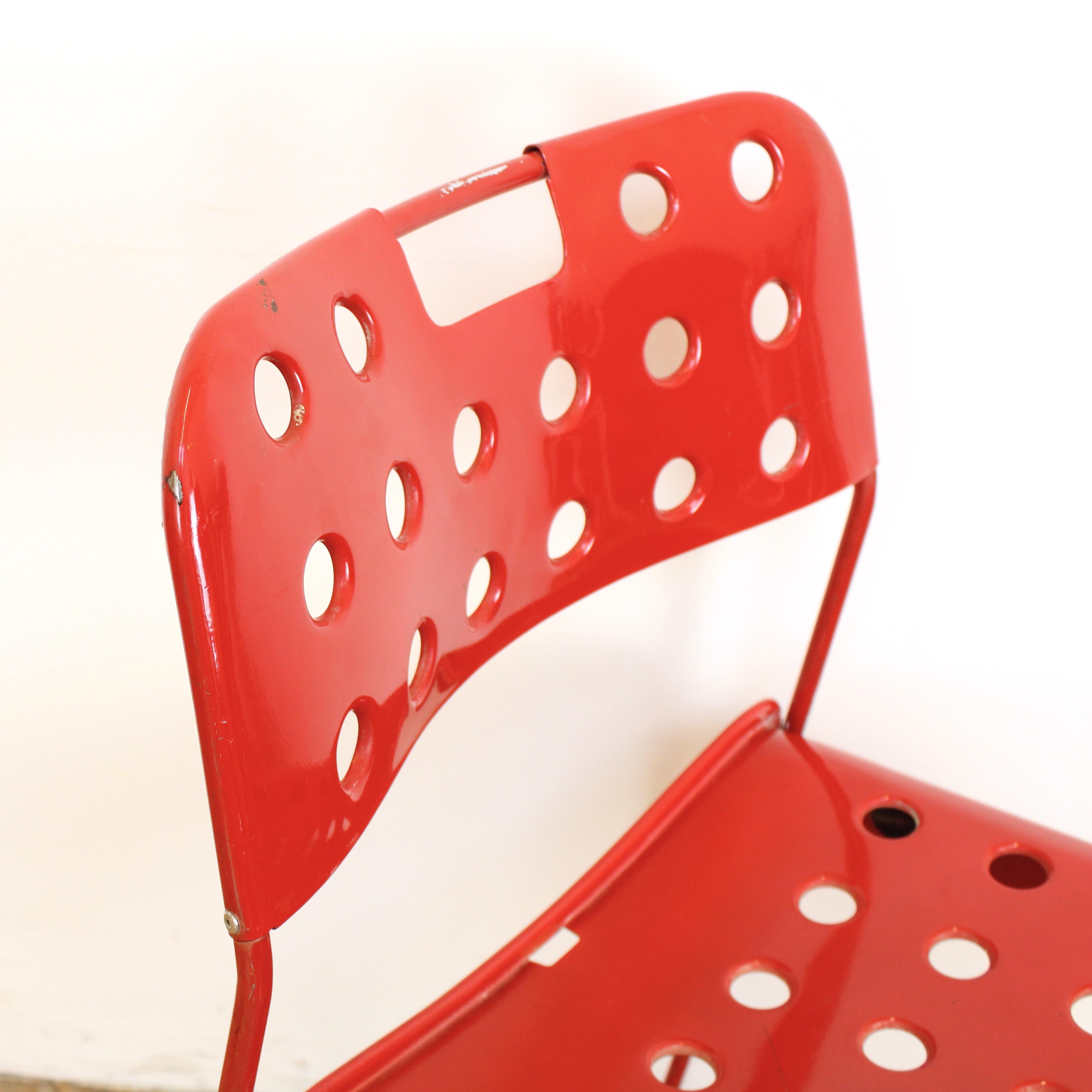 Paar rote Vintage Omkstak-Stühle  im Angebot 4