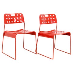 Paire de chaises Omkstak rouges vintage 