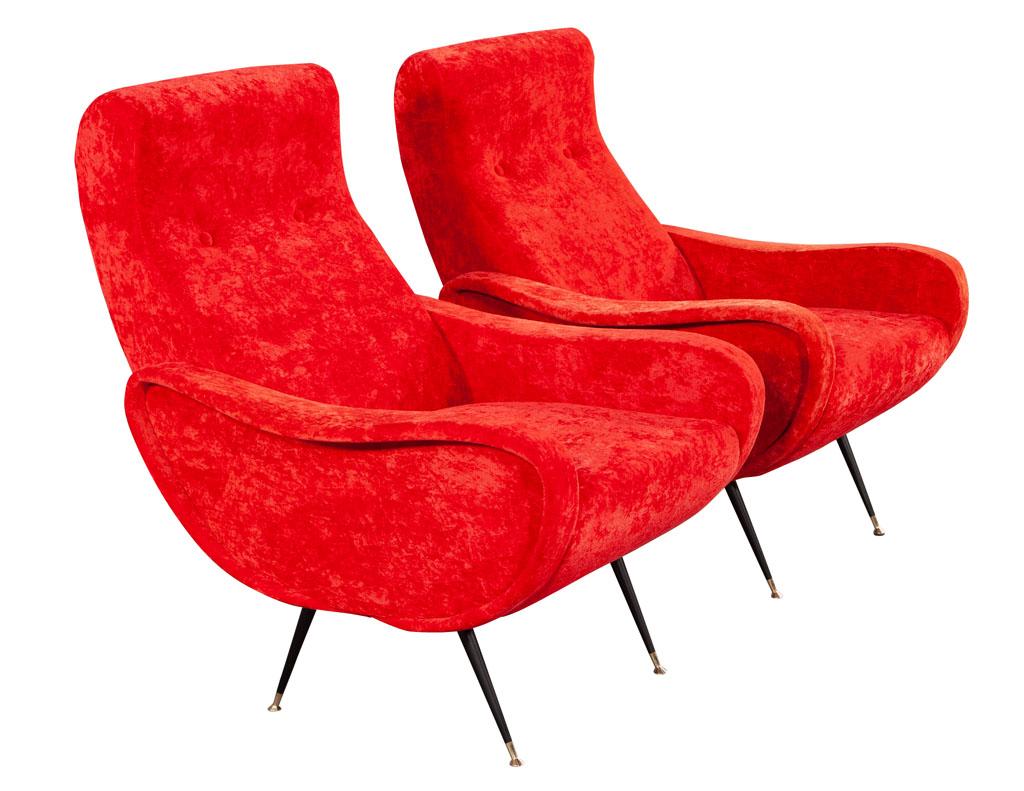 Late 20th Century Pair of Vintage Red Velvet Italian Lounge Chairs For Sale