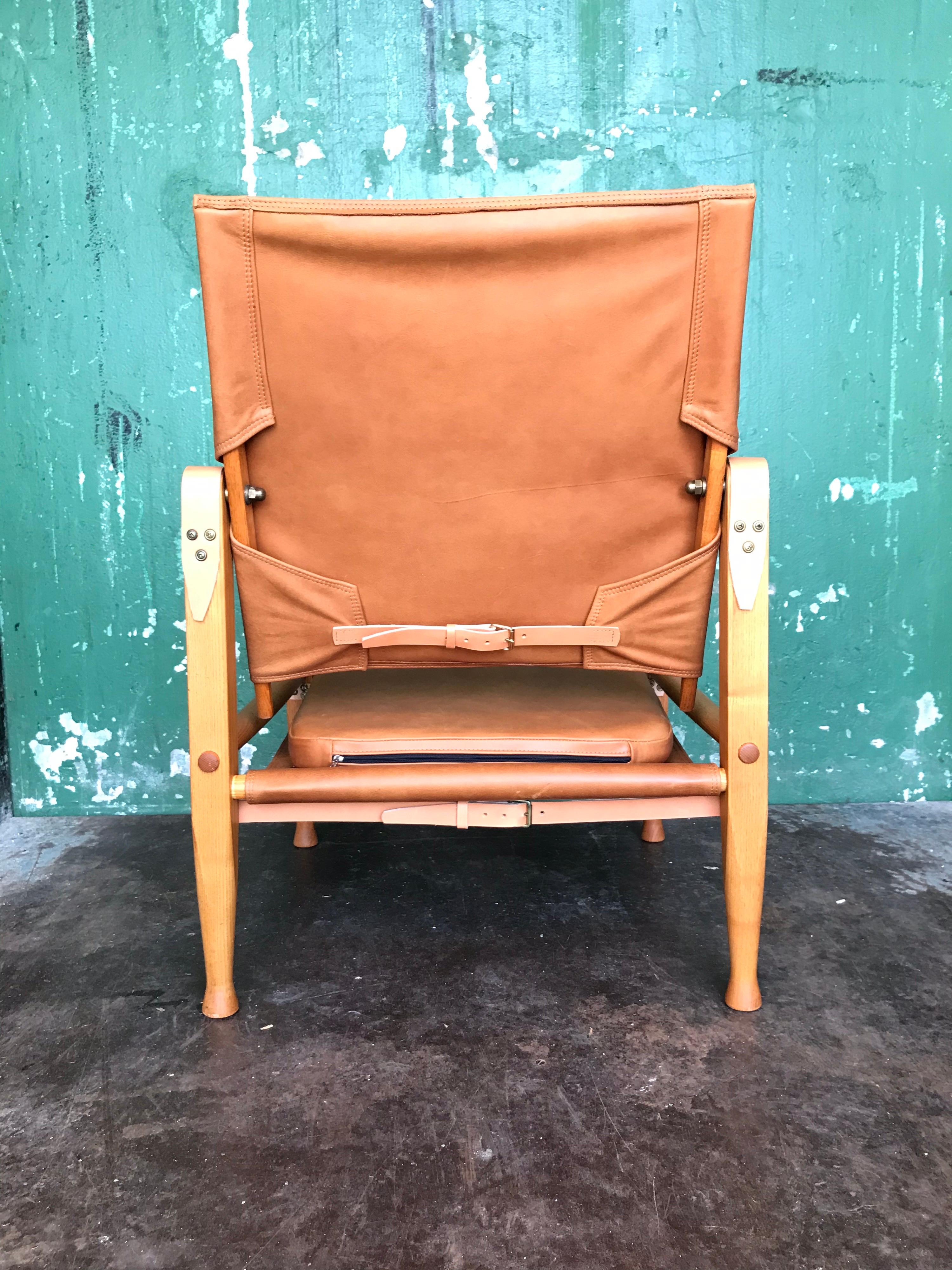 Danish Pair of Vintage Refurbished Kaare Klint Safari Lounge Chairs