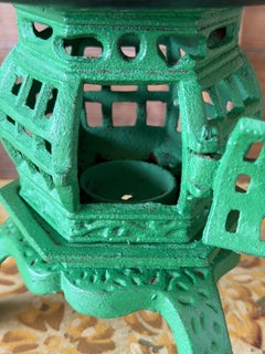 Paire de lanternes de jardin Pagode en fonte peinte Vintage Regency