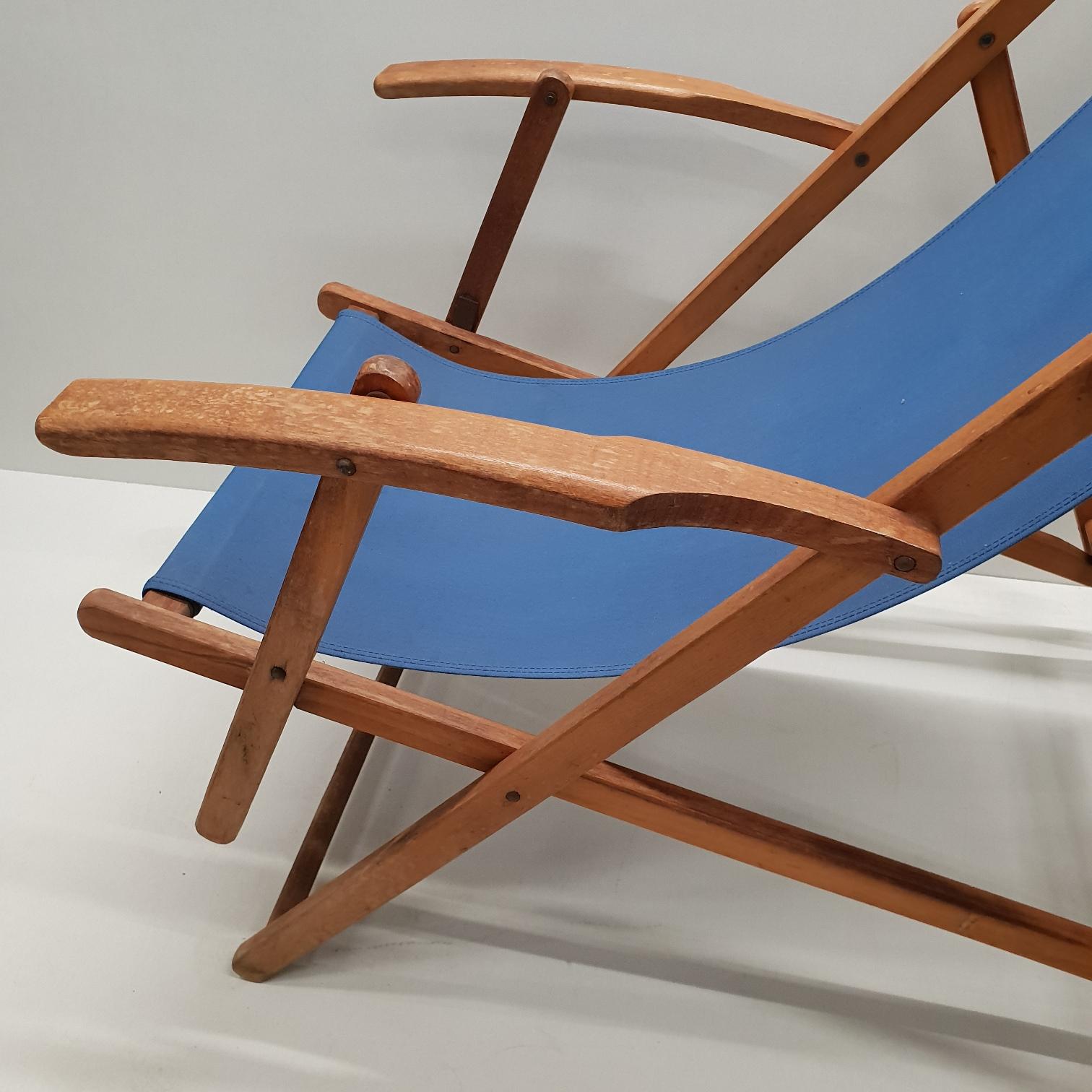Pair of Vintage Retro Wooden Folding Beach Chairs with Armrests and Canvas 1950s For Sale 2